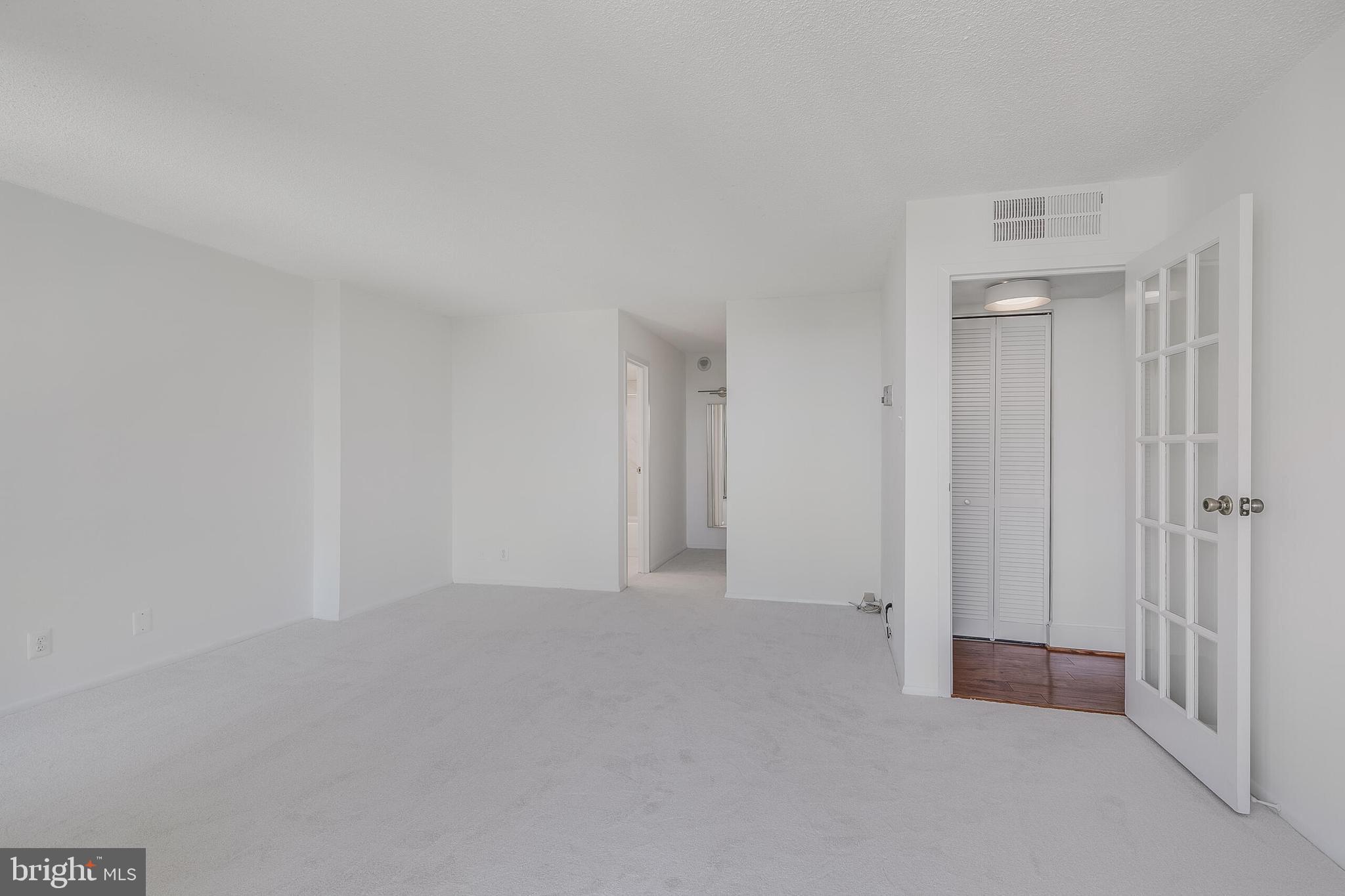 MCLEAN HOUSE - Residential