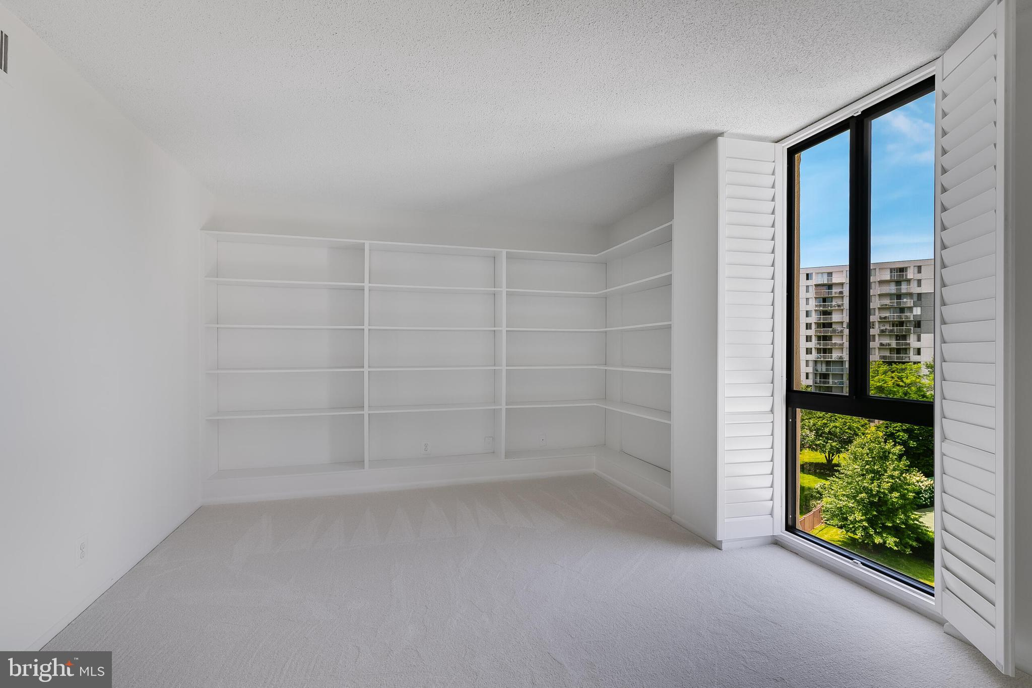 MCLEAN HOUSE - Residential