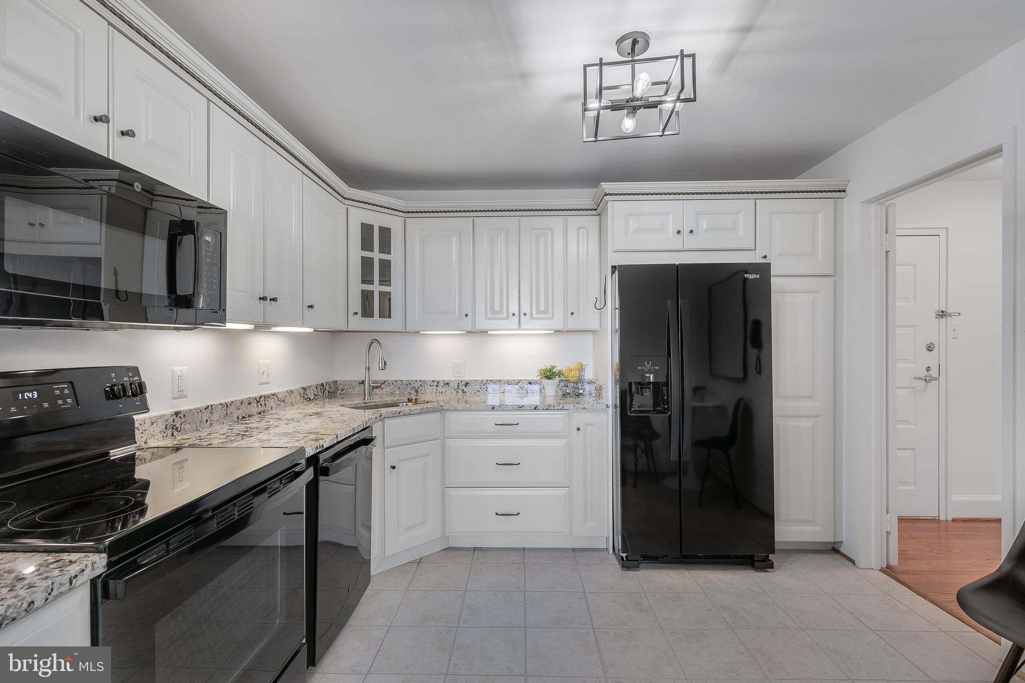 MCLEAN HOUSE - Residential