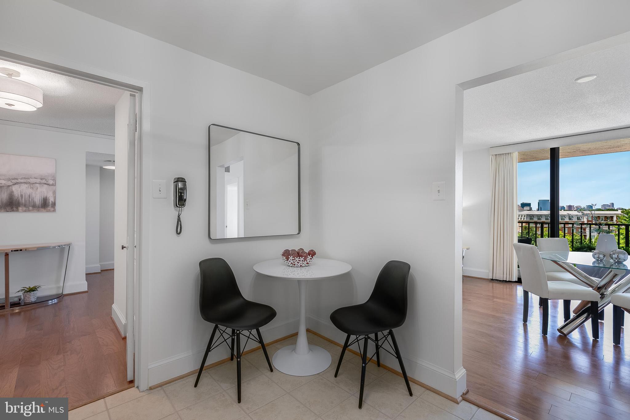 MCLEAN HOUSE - Residential