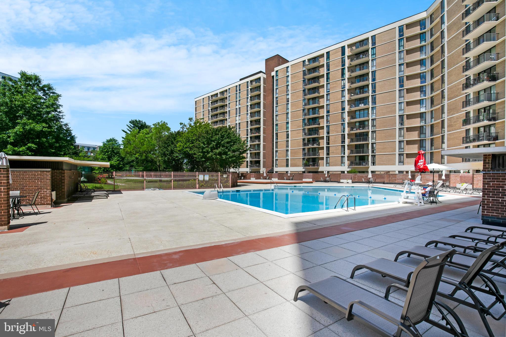 MCLEAN HOUSE - Residential