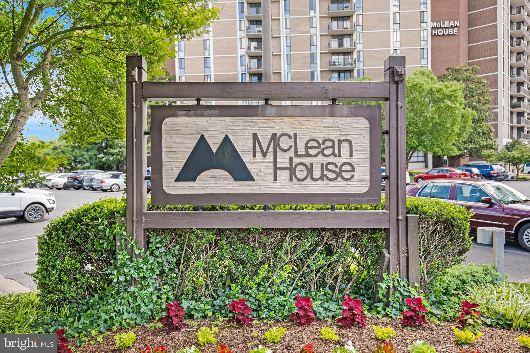 MCLEAN HOUSE - Residential