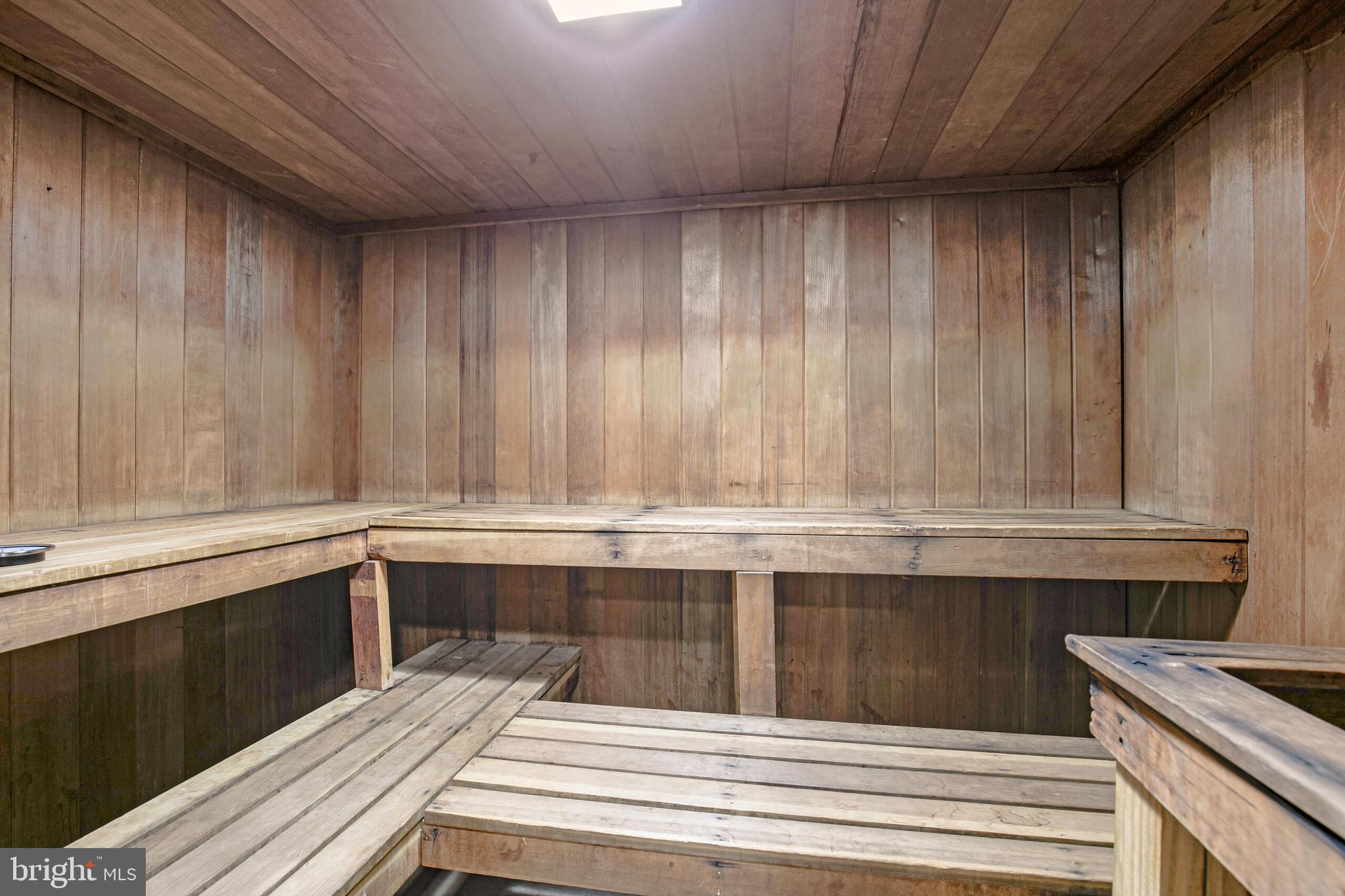 MCLEAN HOUSE - Residential