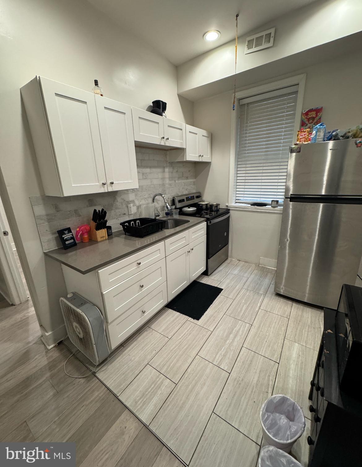 1906 W DIAMOND STREET 2