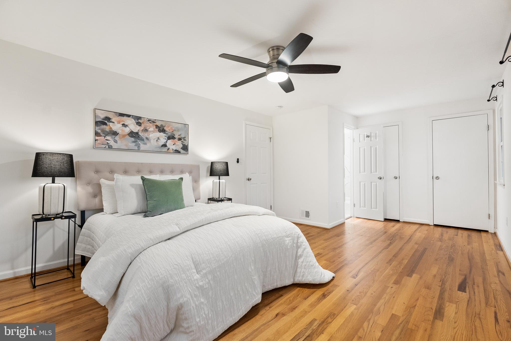 GREENWICH HILL - Residential