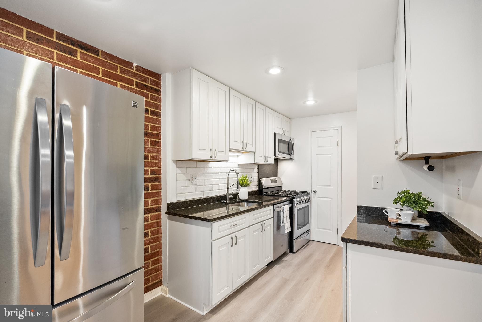 GREENWICH HILL - Residential