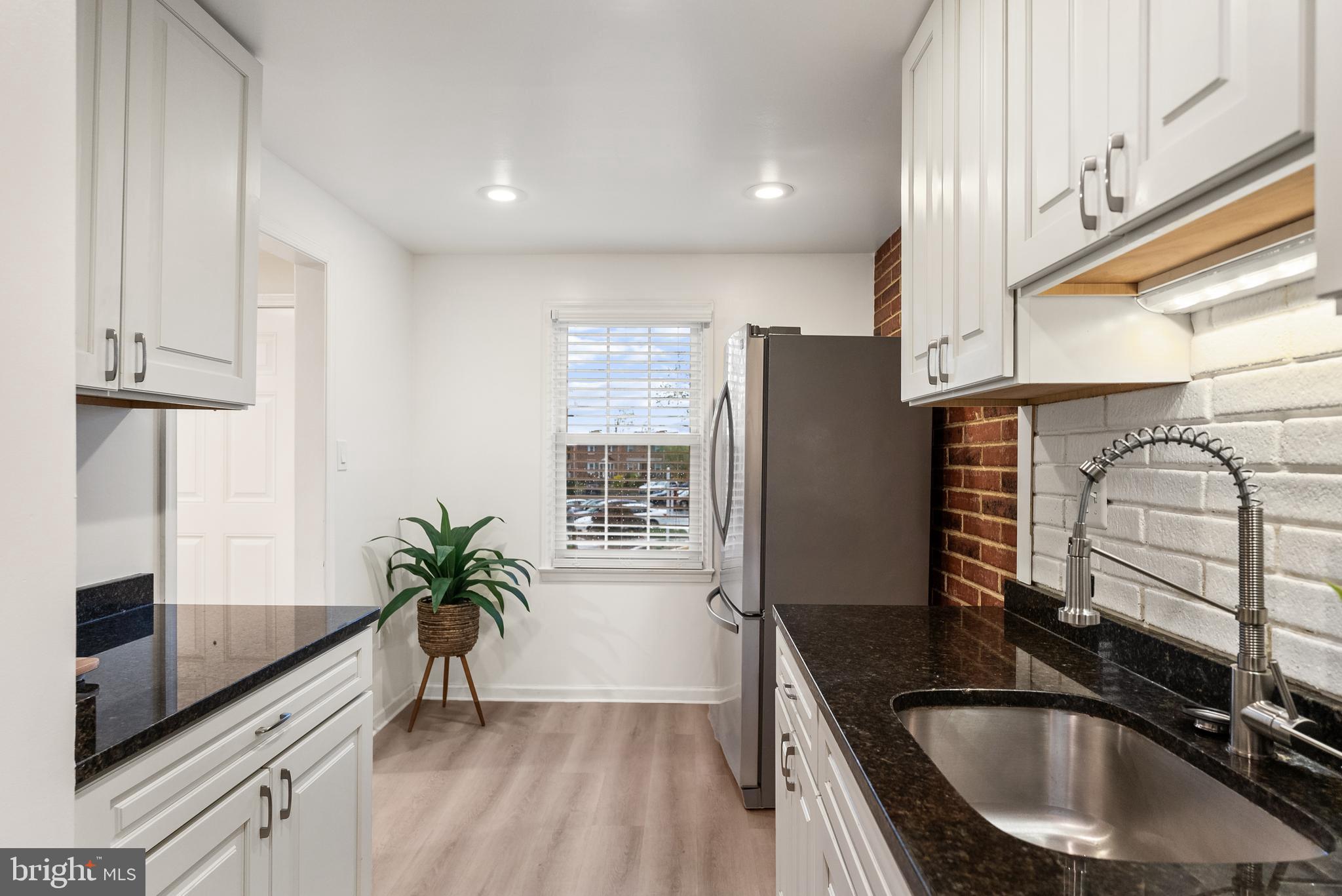 GREENWICH HILL - Residential