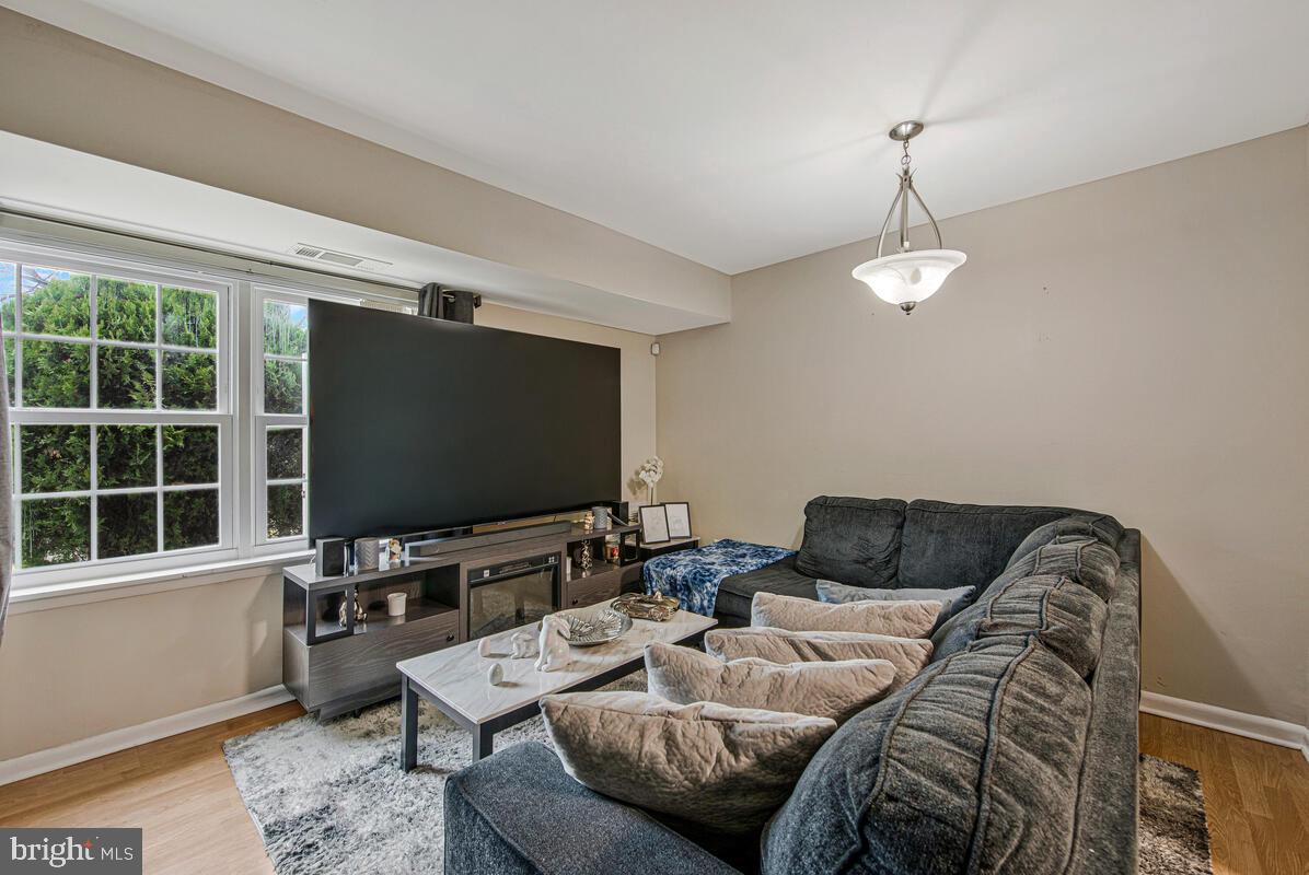 WHISKEY BOTTOM - Residential