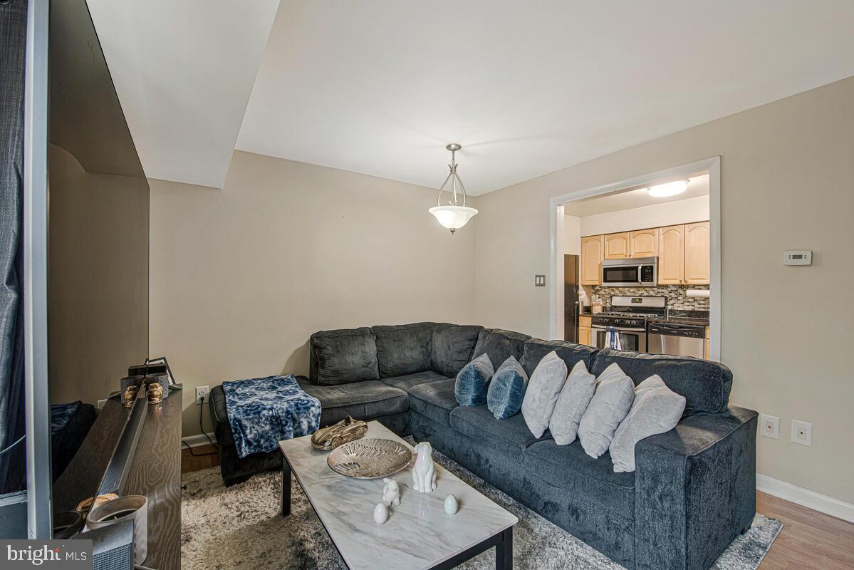 WHISKEY BOTTOM - Residential