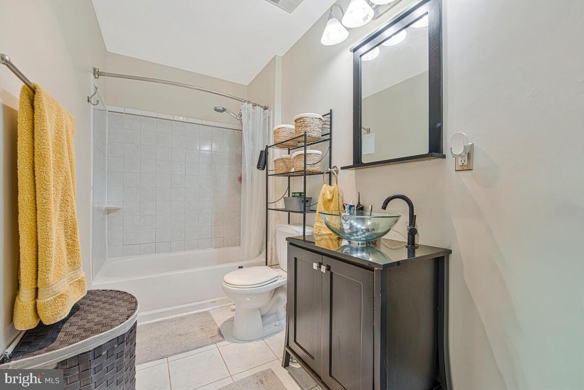 WHISKEY BOTTOM - Residential