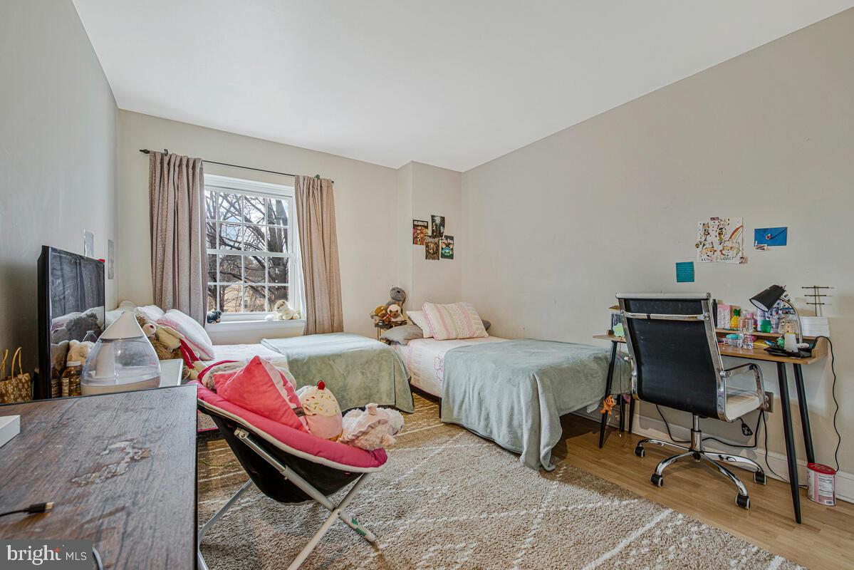 WHISKEY BOTTOM - Residential