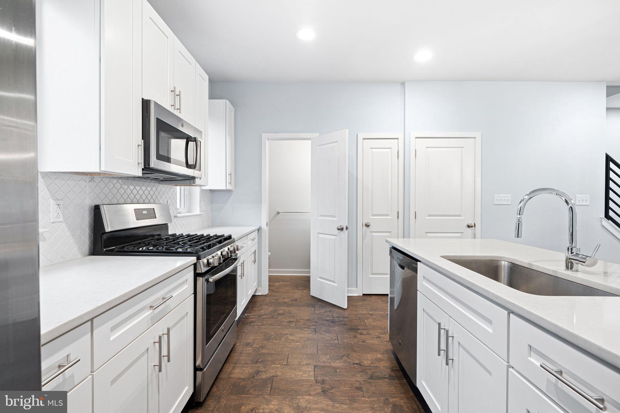 ROXBOROUGH - Residential