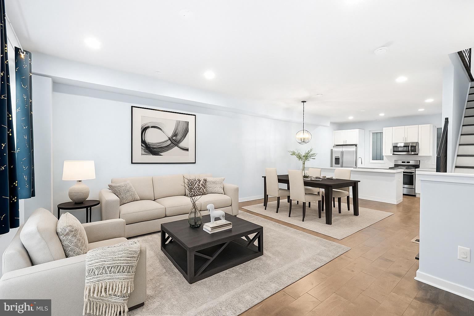 ROXBOROUGH - Residential