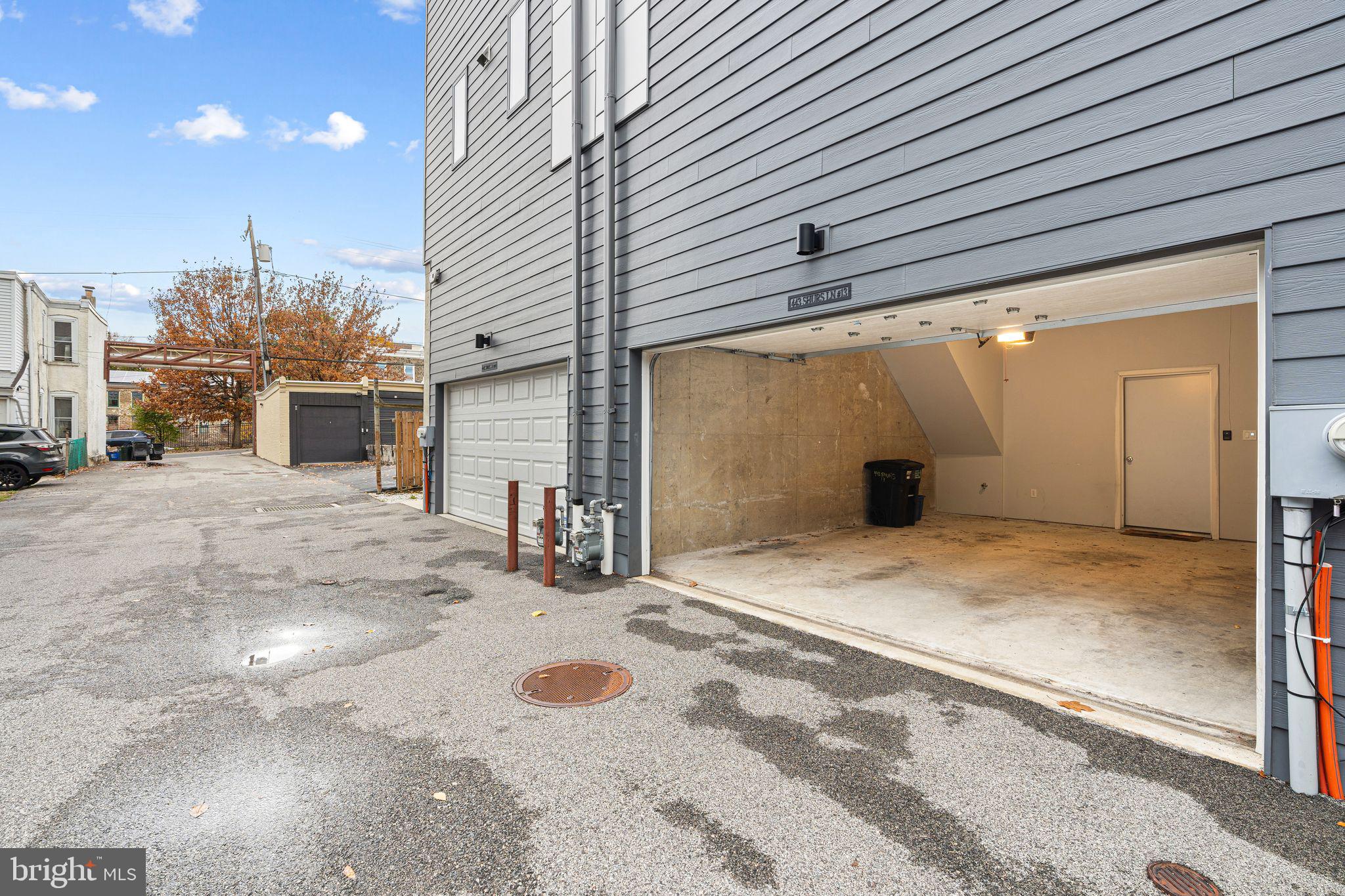 ROXBOROUGH - Residential