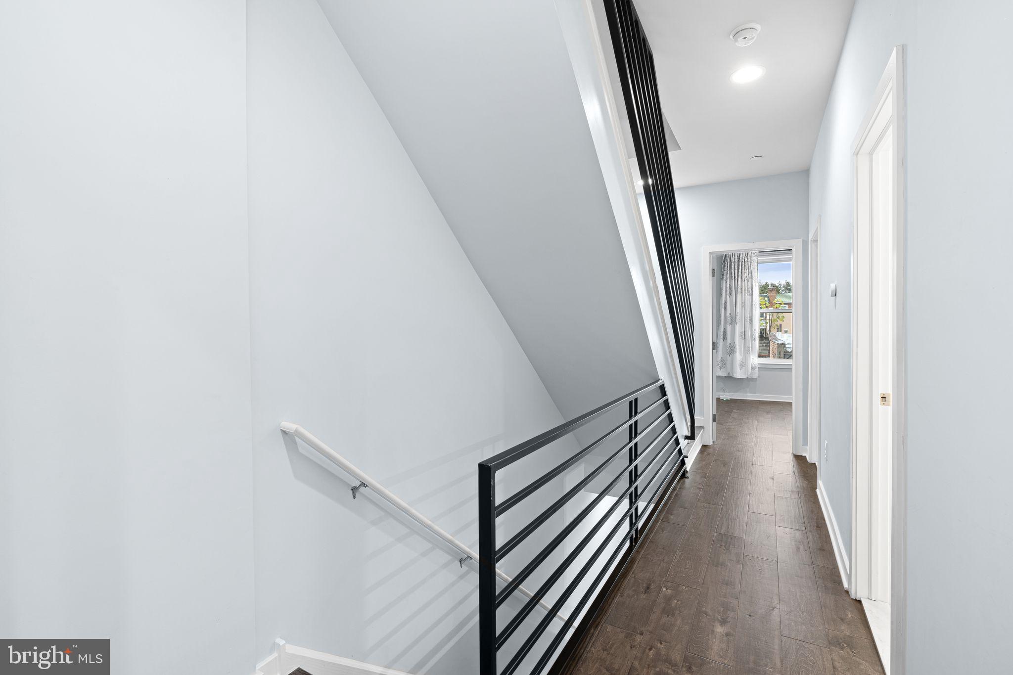 ROXBOROUGH - Residential