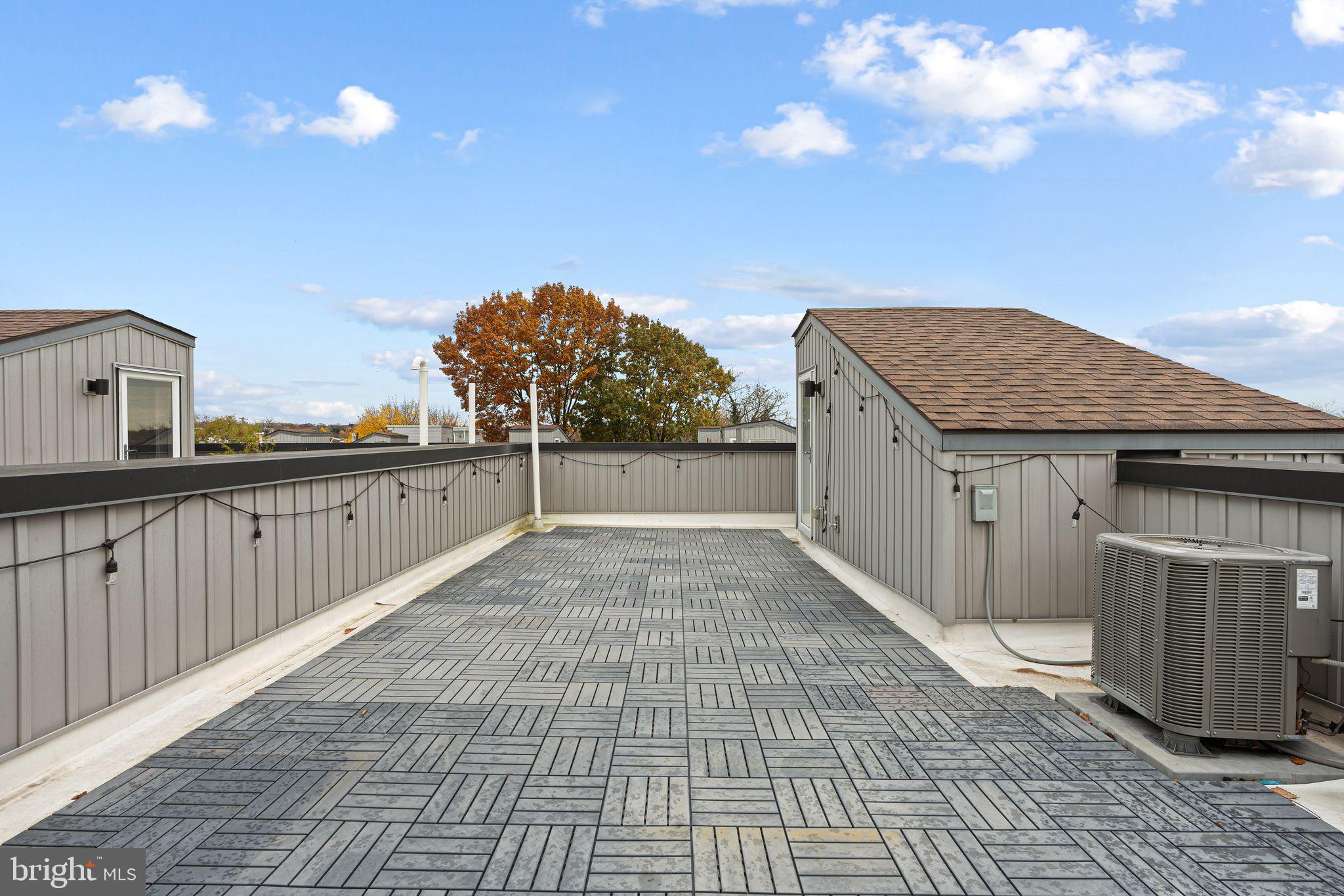 ROXBOROUGH - Residential