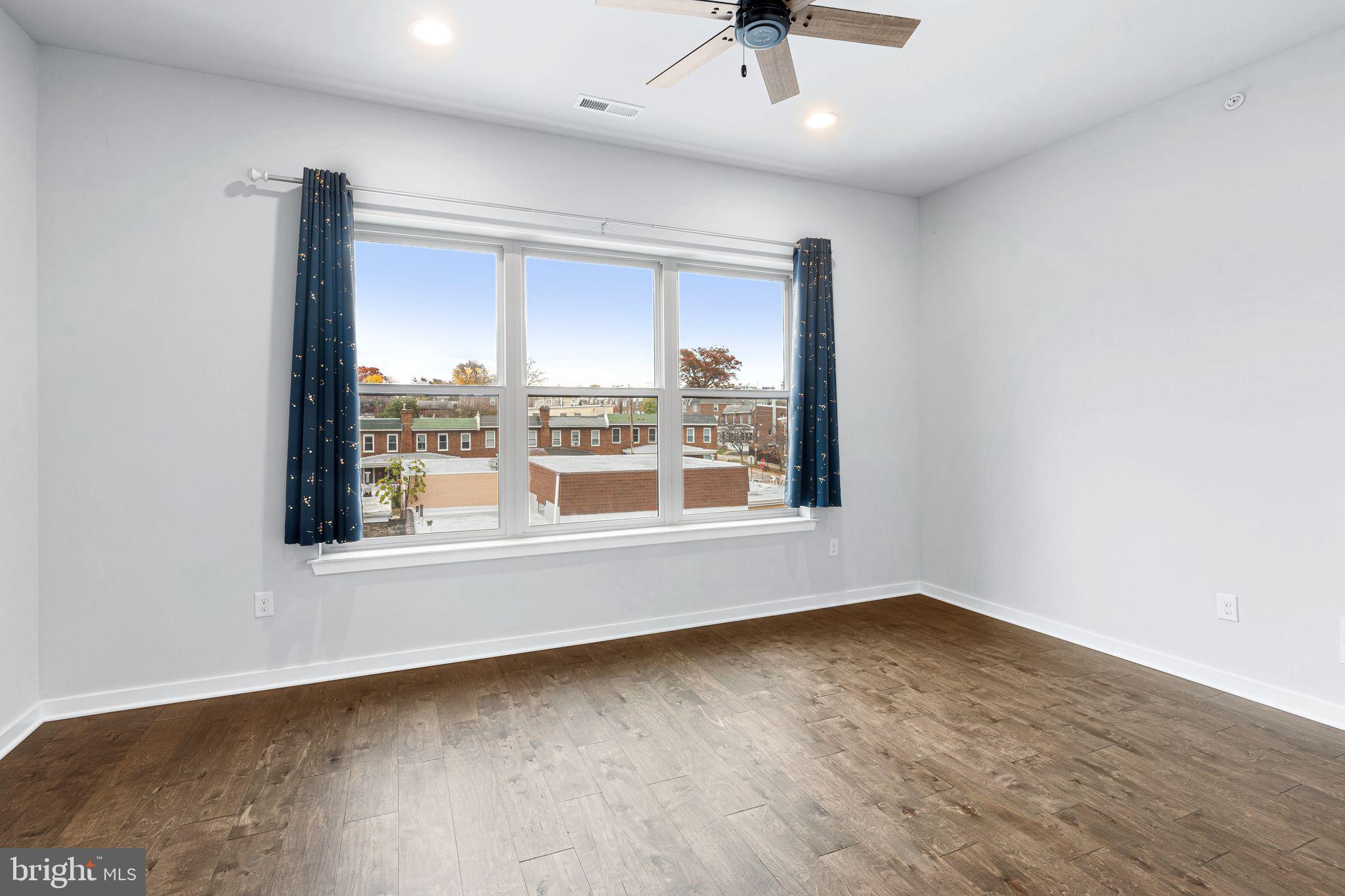 ROXBOROUGH - Residential