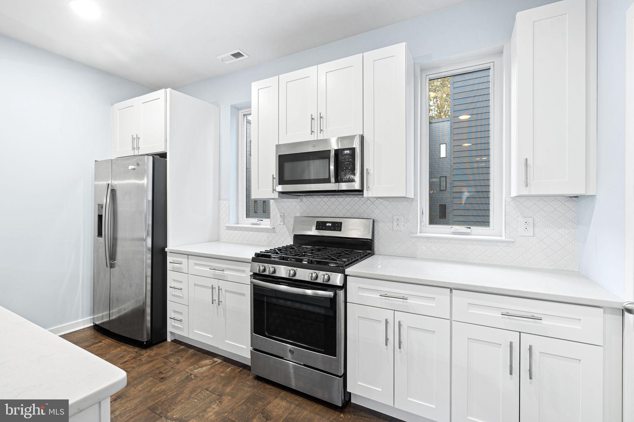 ROXBOROUGH - Residential