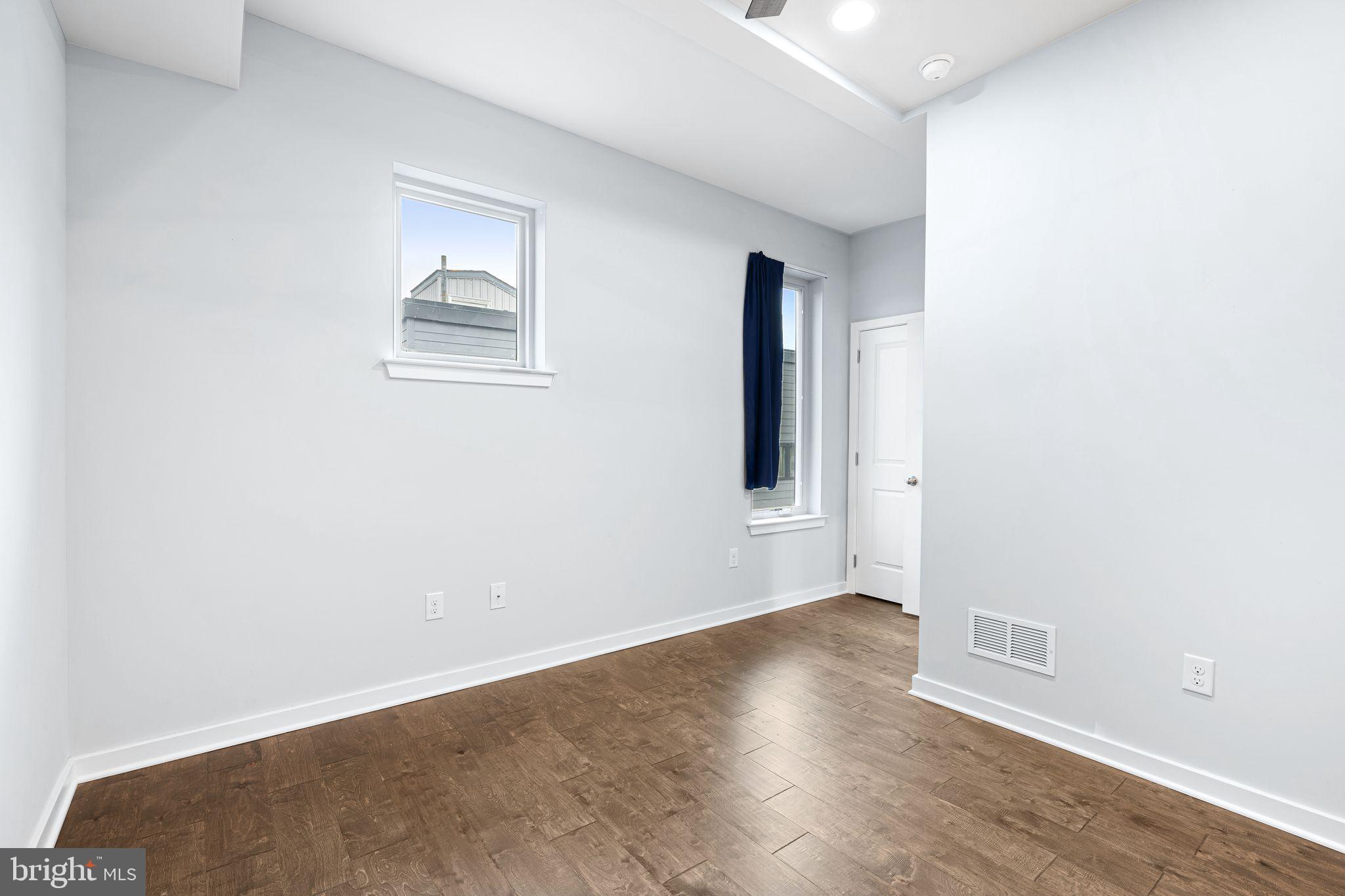 ROXBOROUGH - Residential