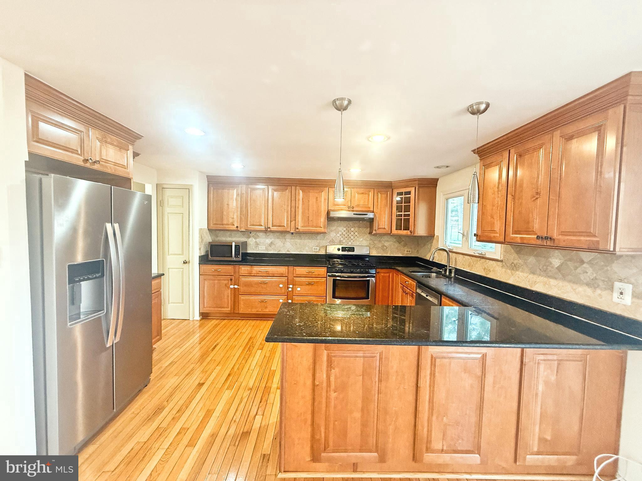 DERWOOD STATION - Residential Lease