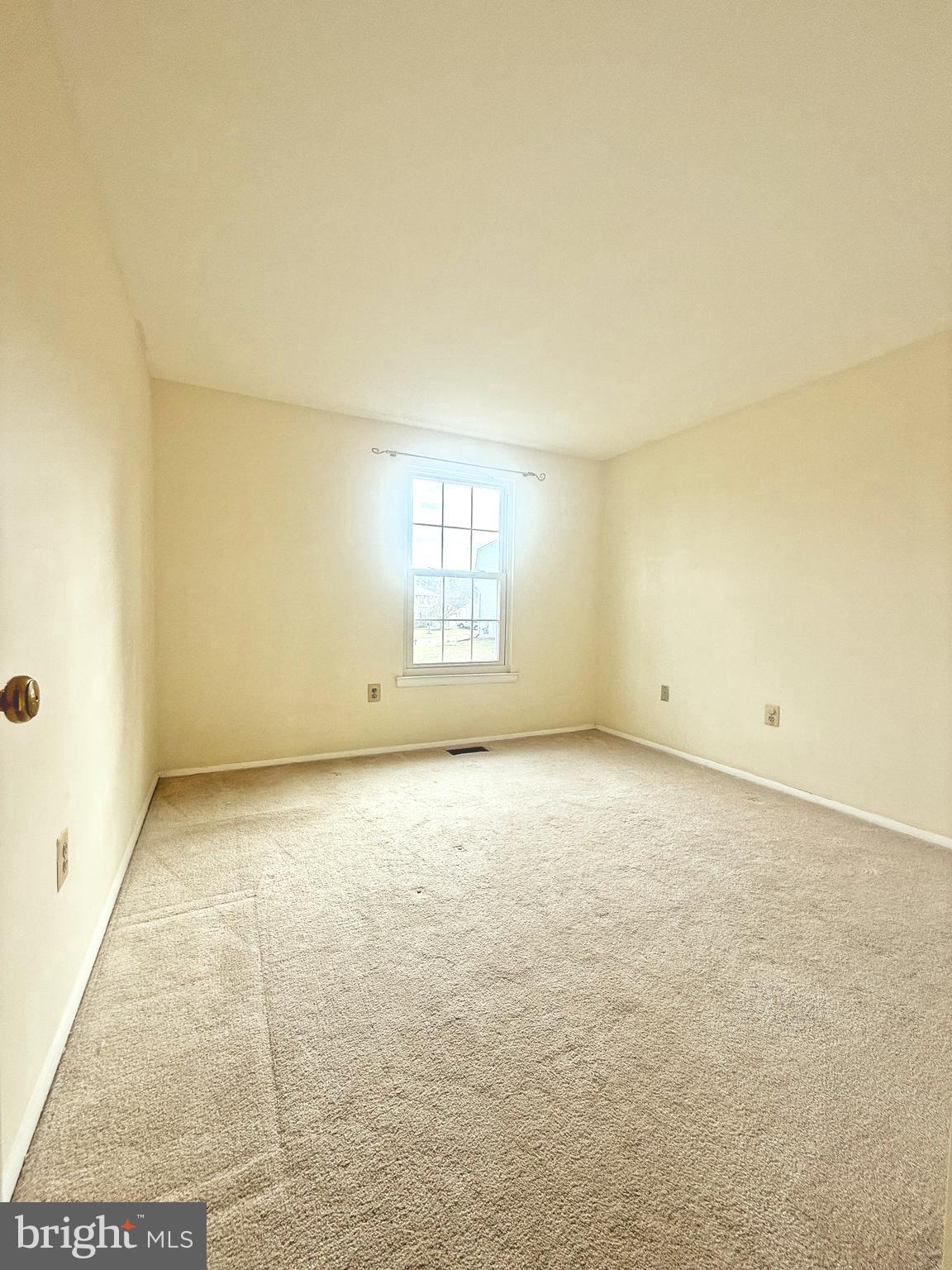 DERWOOD STATION - Residential Lease