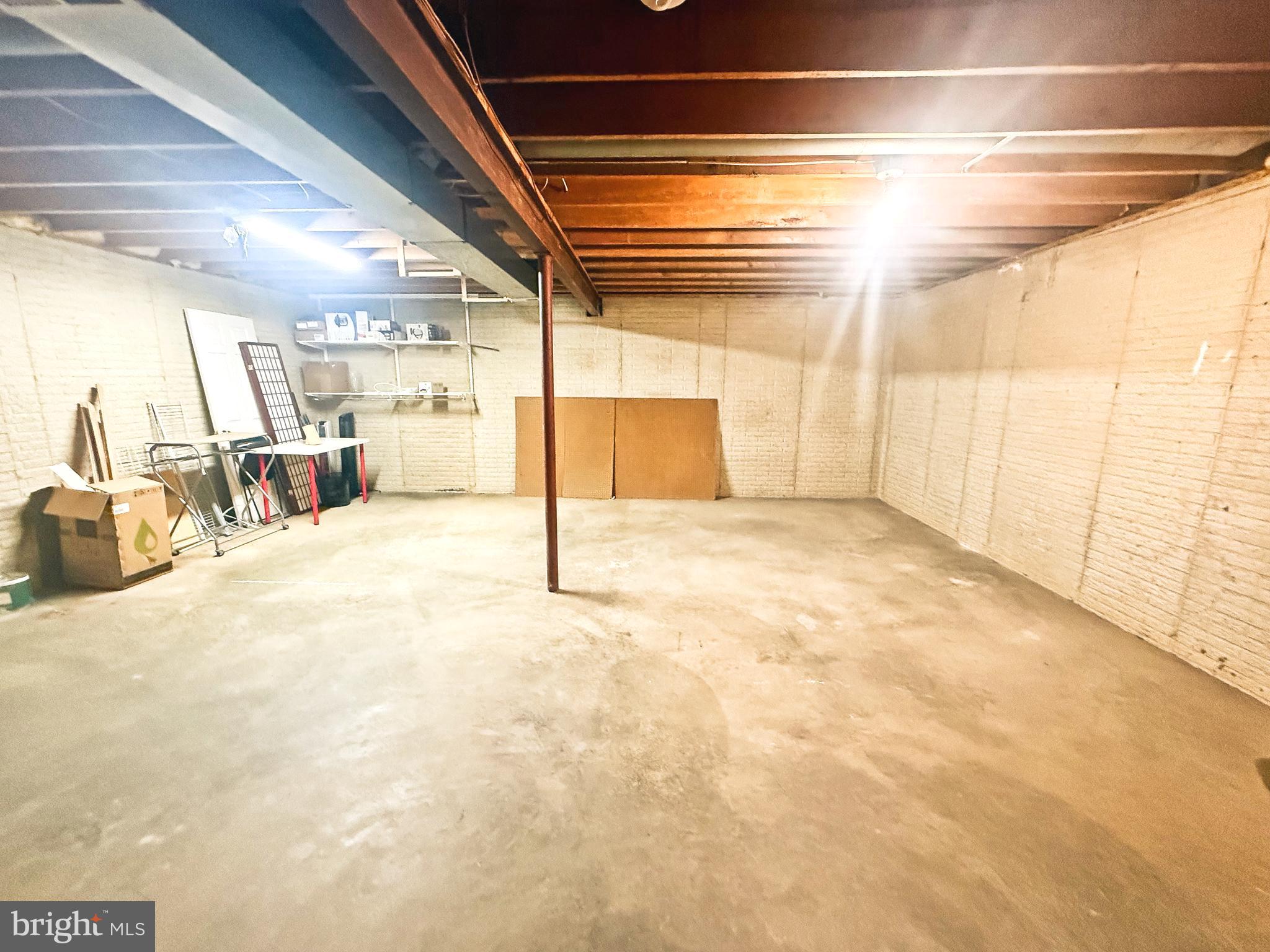 DERWOOD STATION - Residential Lease