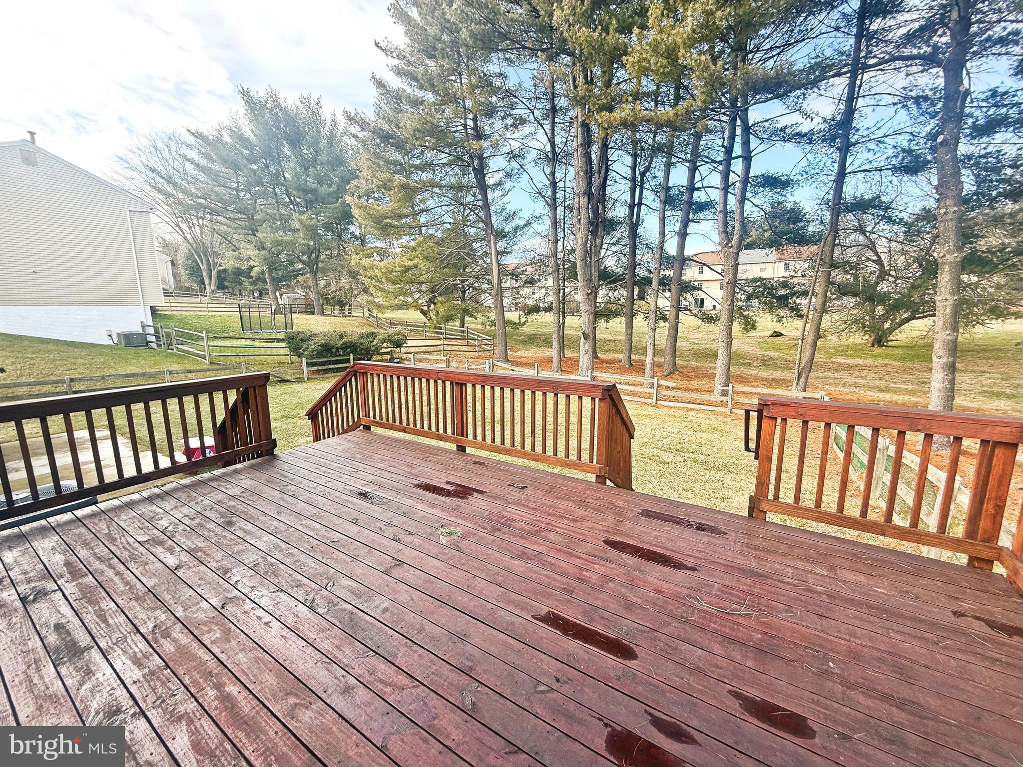 DERWOOD STATION - Residential Lease