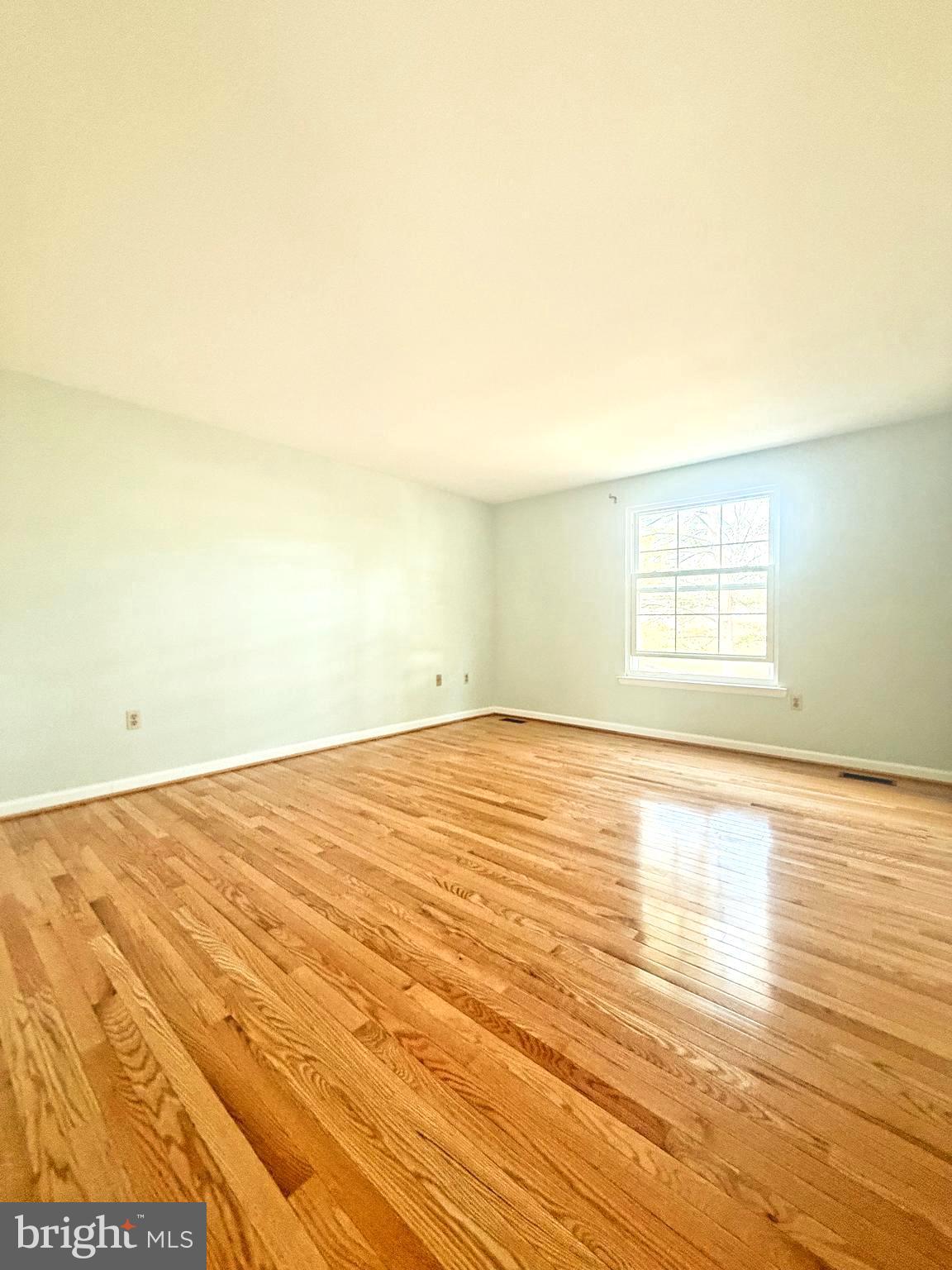 DERWOOD STATION - Residential Lease