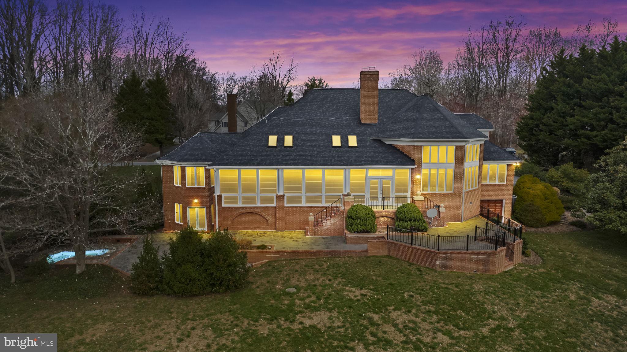 615 TRAVELLER COURT
