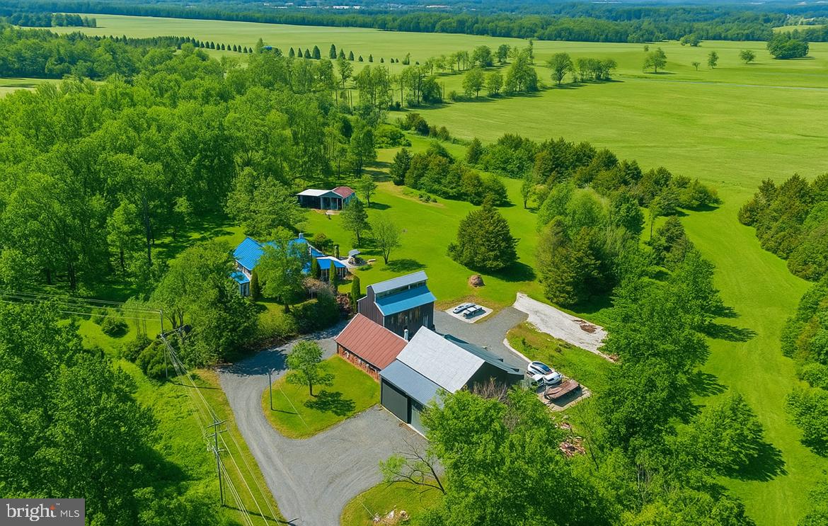 464 LOCUST LANE