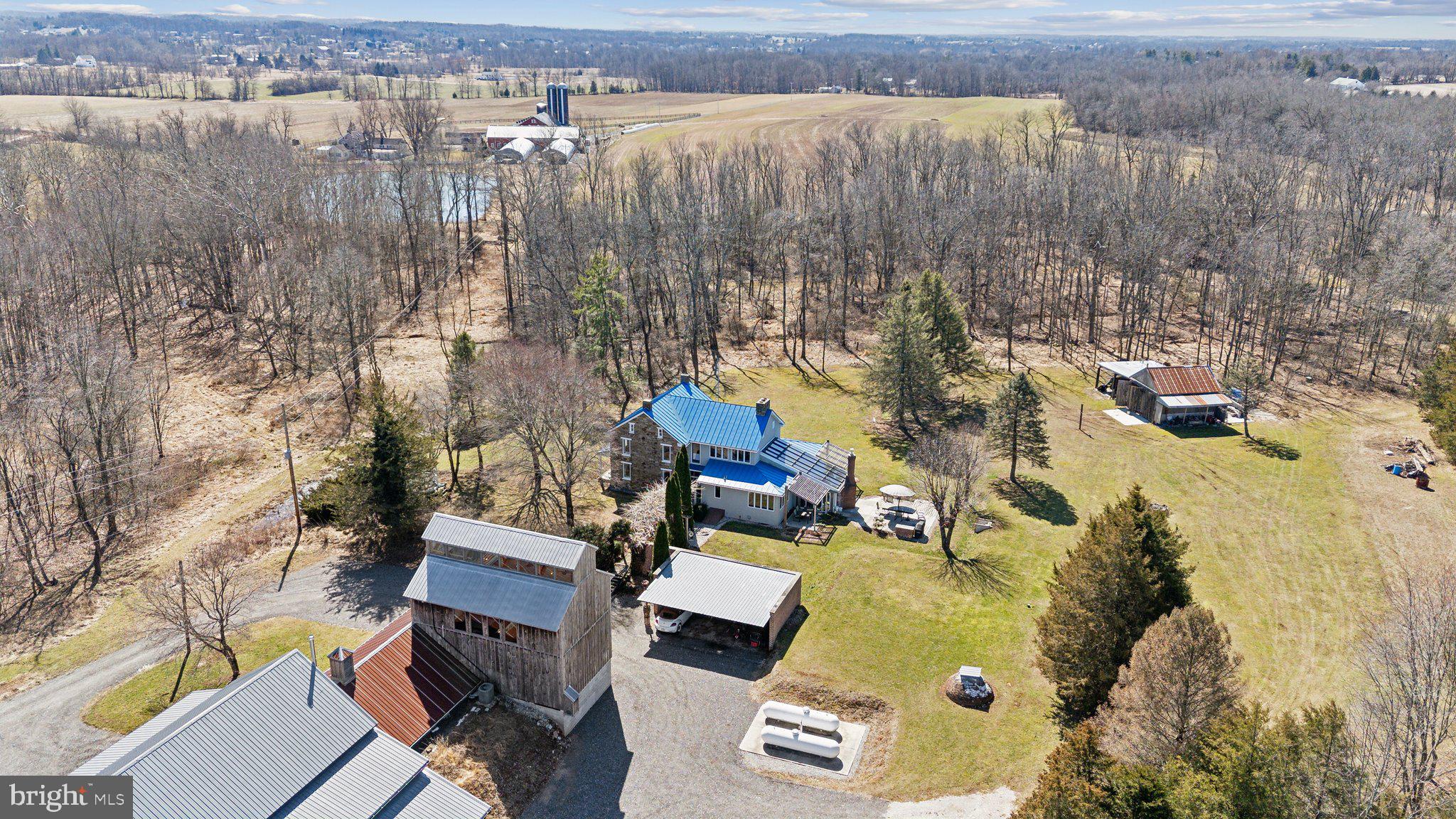 464 LOCUST LANE