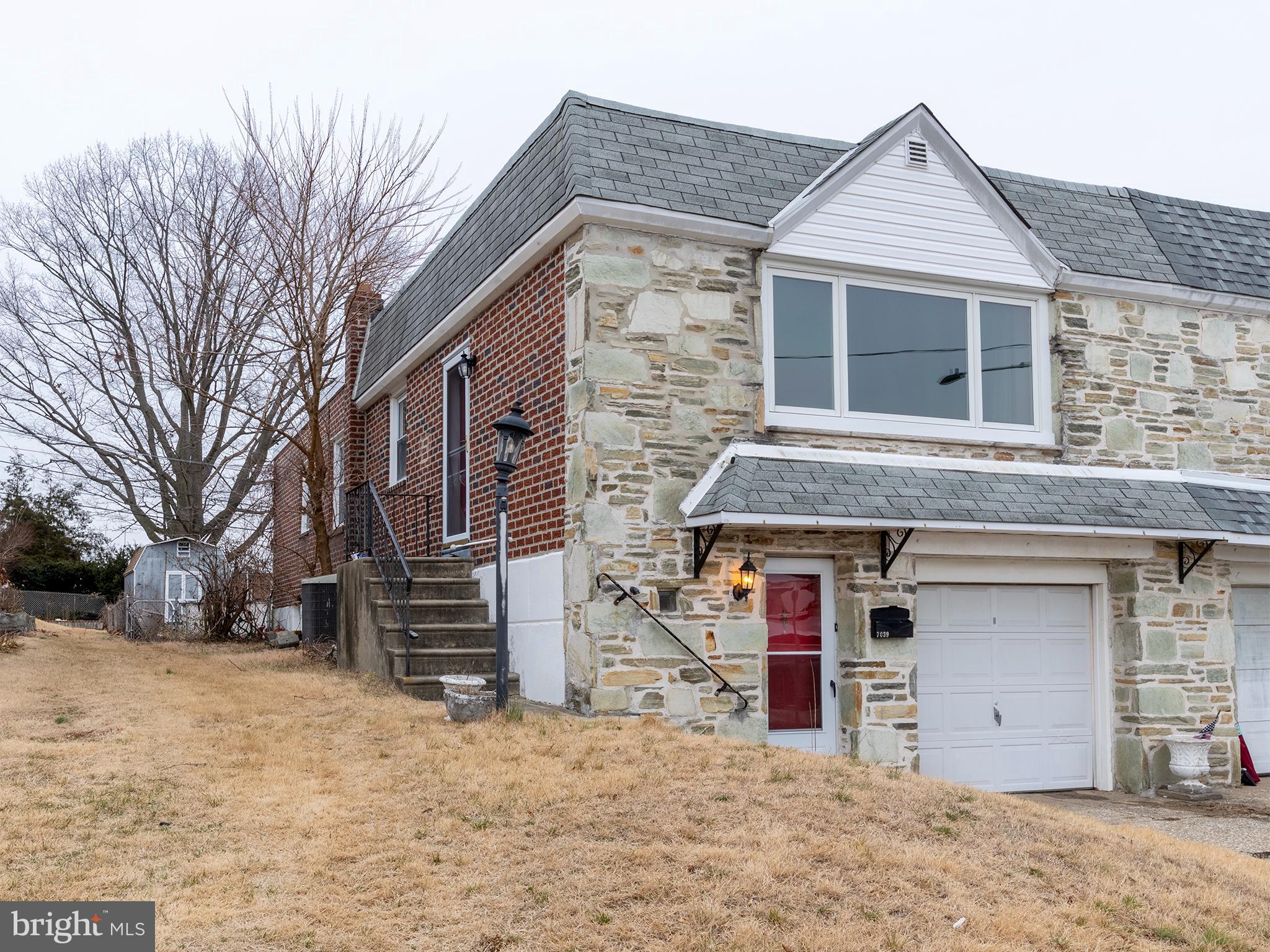 ROXBOROUGH - Residential