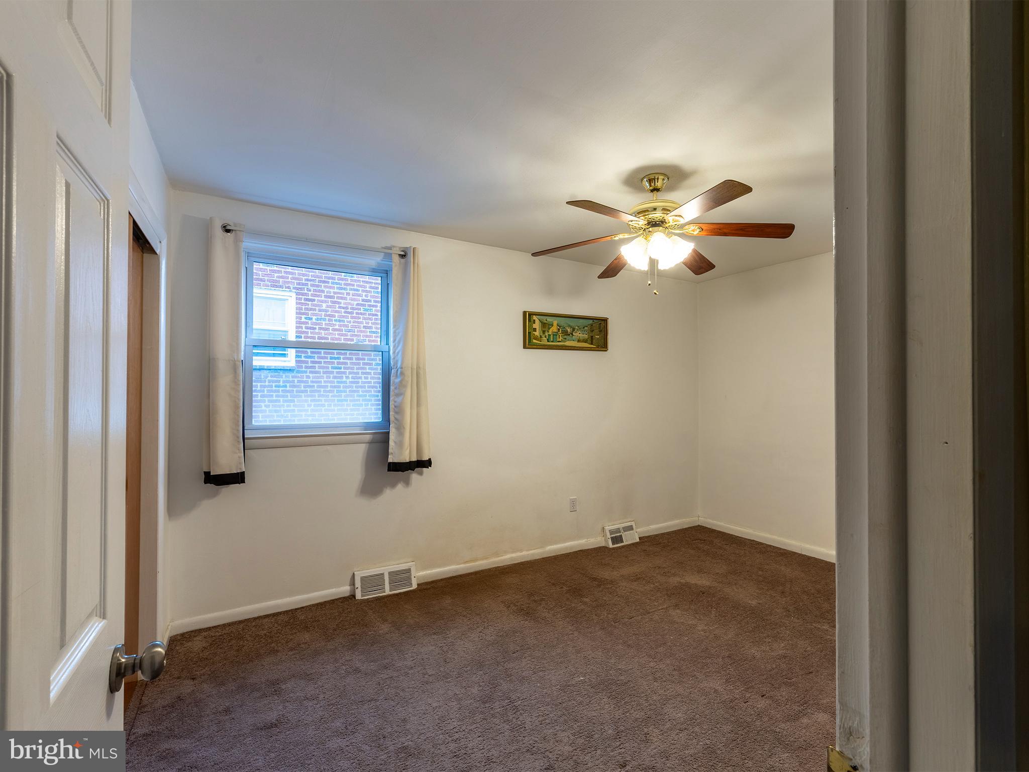 ROXBOROUGH - Residential