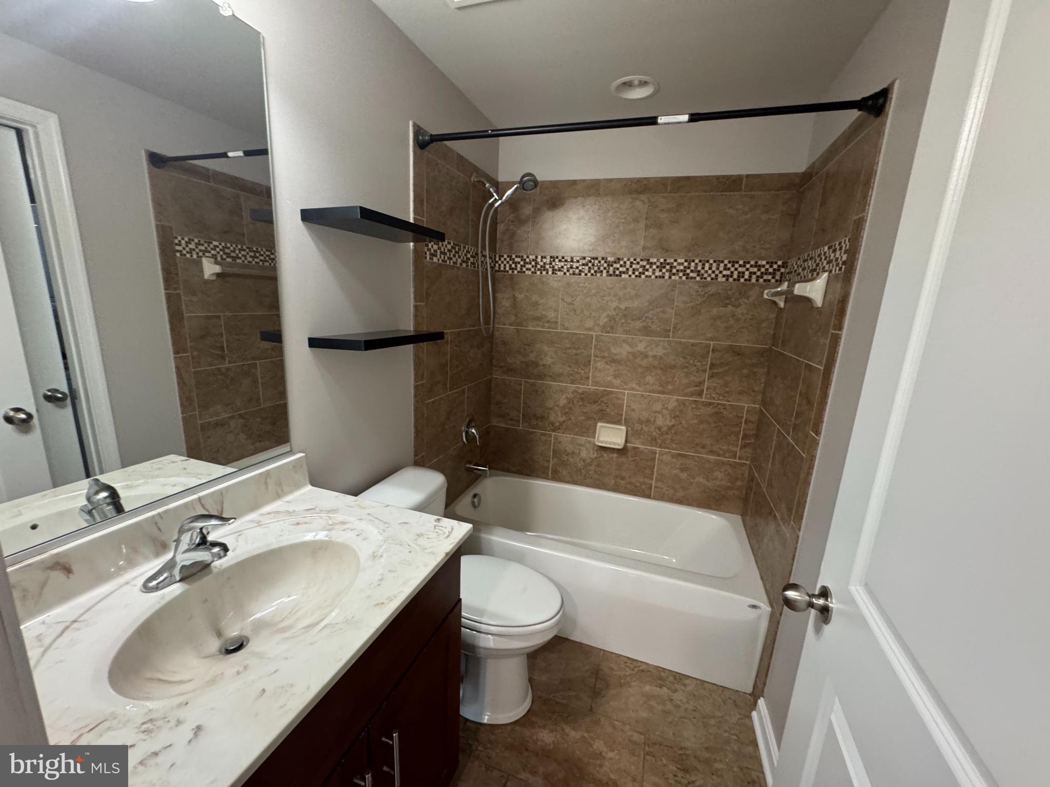 WHISPERING PINES - Residential Lease