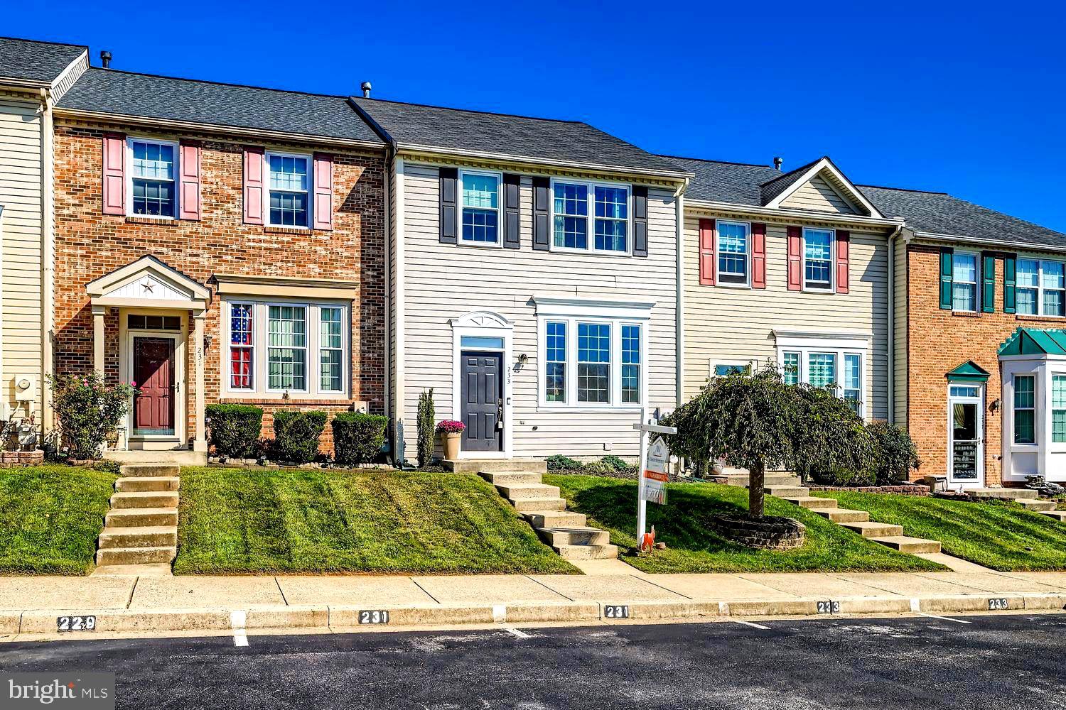 233 BURKWOOD COURT