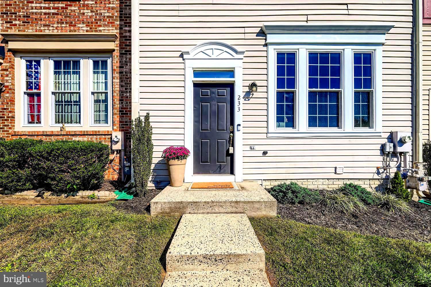 233 BURKWOOD COURT