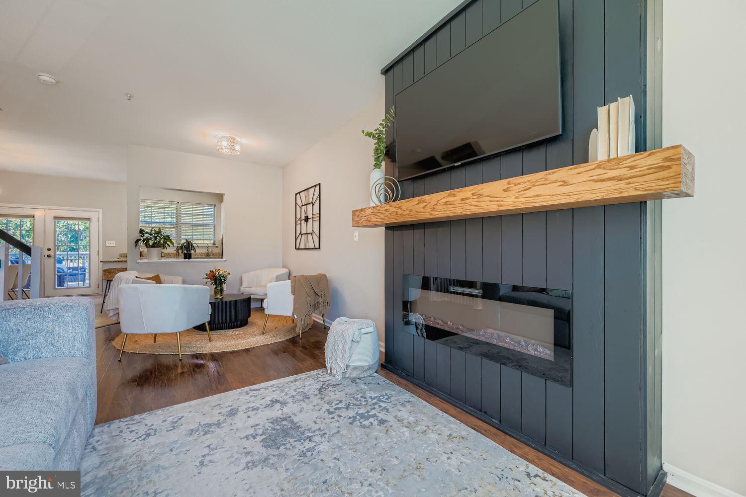 233 BURKWOOD COURT