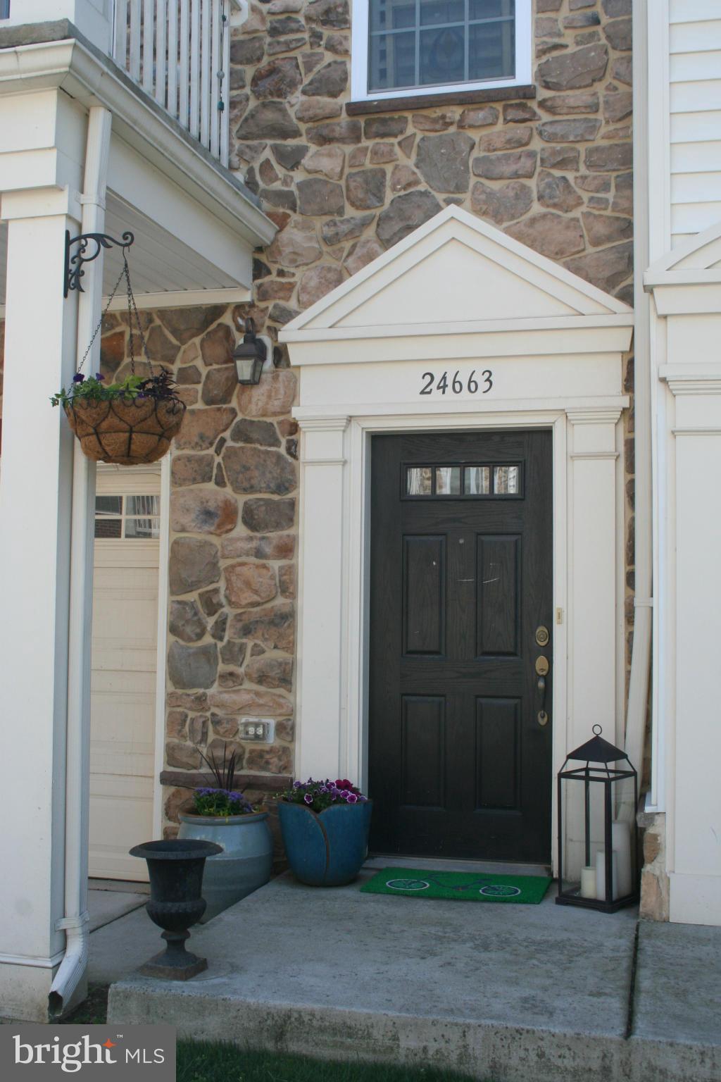 STONE SPRINGS CONDOMINIUMS - Residential Lease