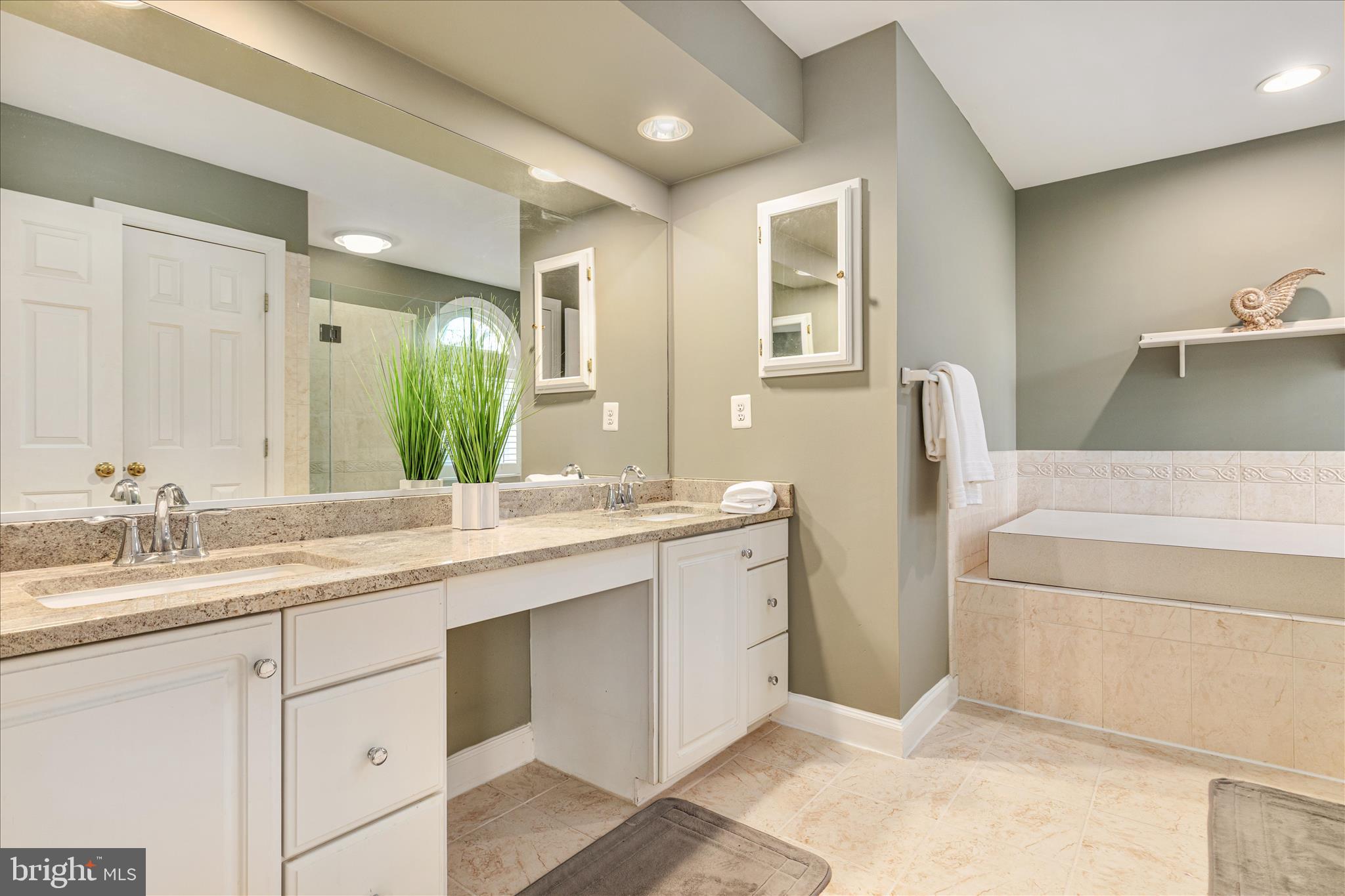 ROCKPOINTE - Residential