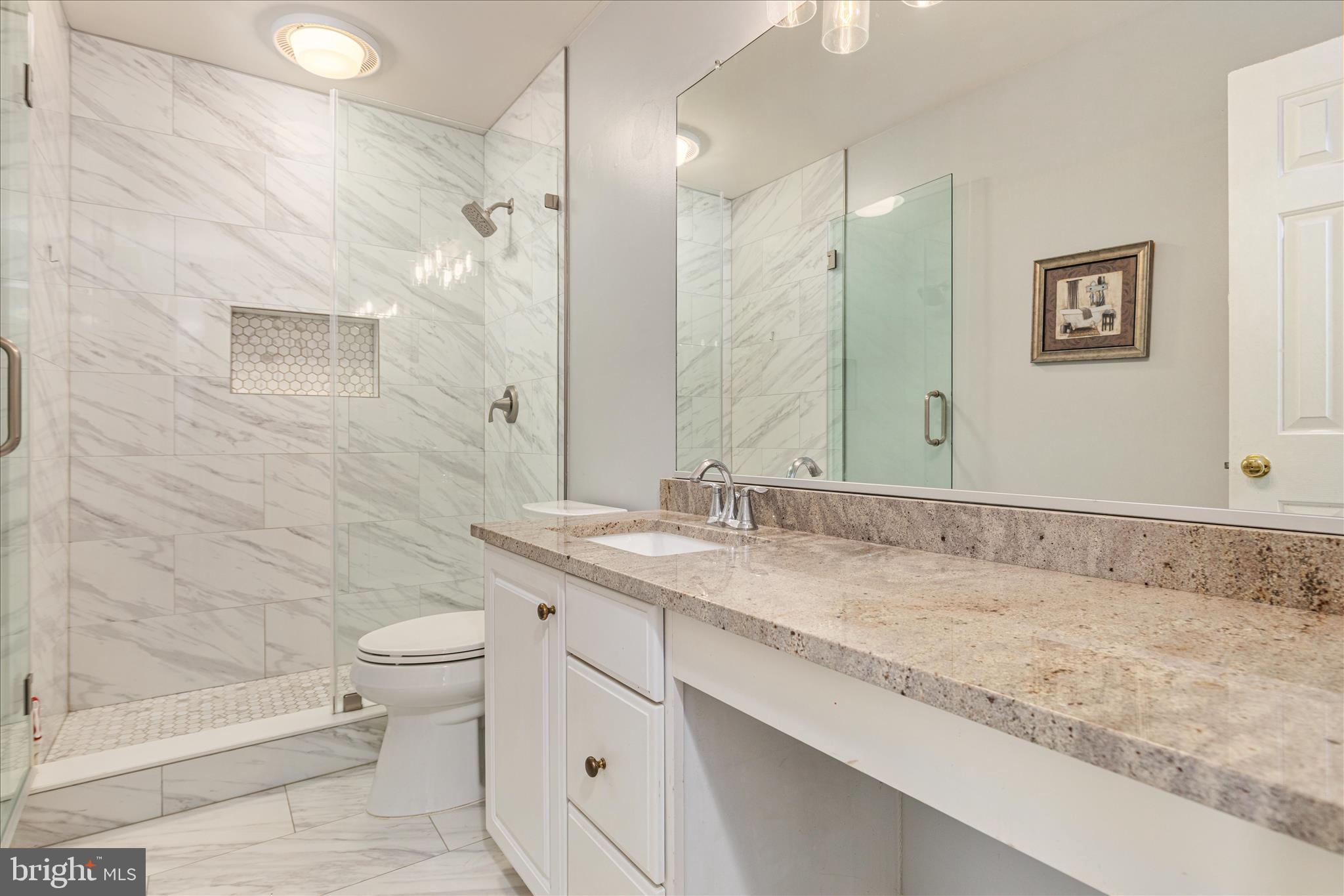 ROCKPOINTE - Residential