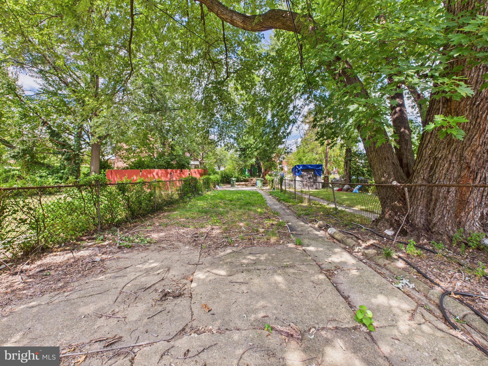 IDLEWOOD - Residential