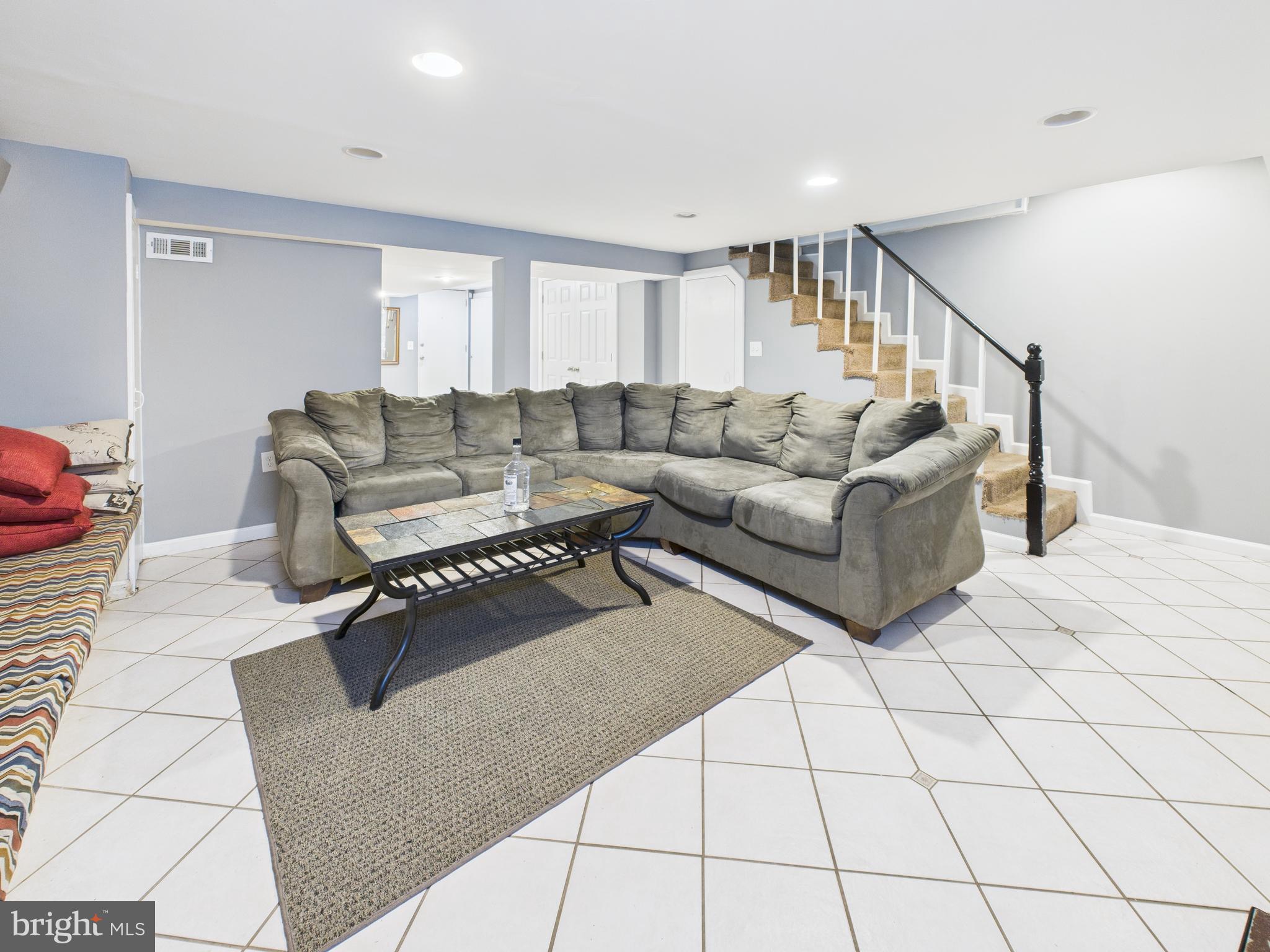 IDLEWOOD - Residential