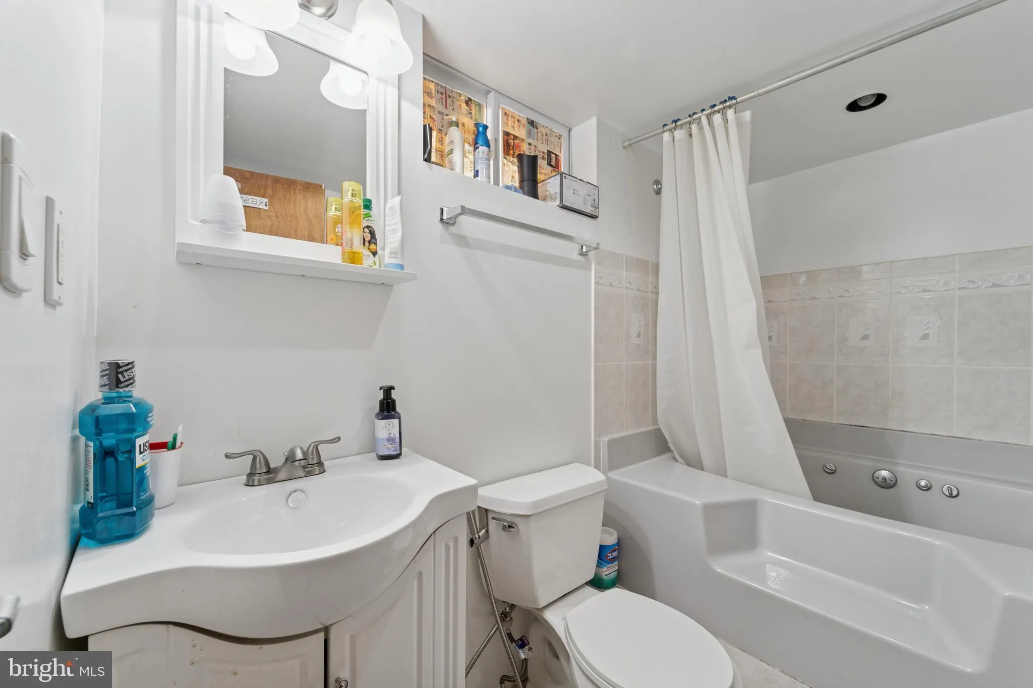 Bensalem, Pennsylvania 19020, United States, 3 Bedrooms Bedrooms, ,2 BathroomsBathrooms,Residential,Pending,159074