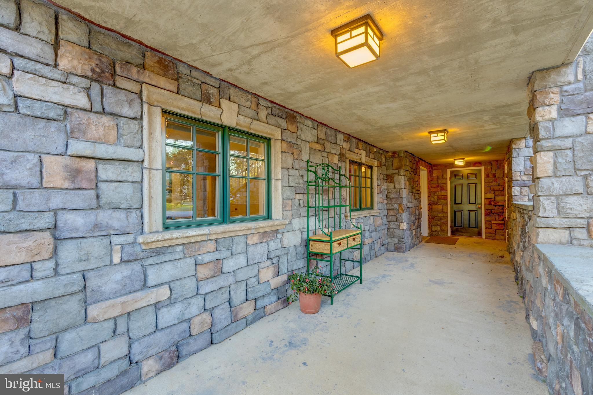 SPRING HILL - Residential Lease