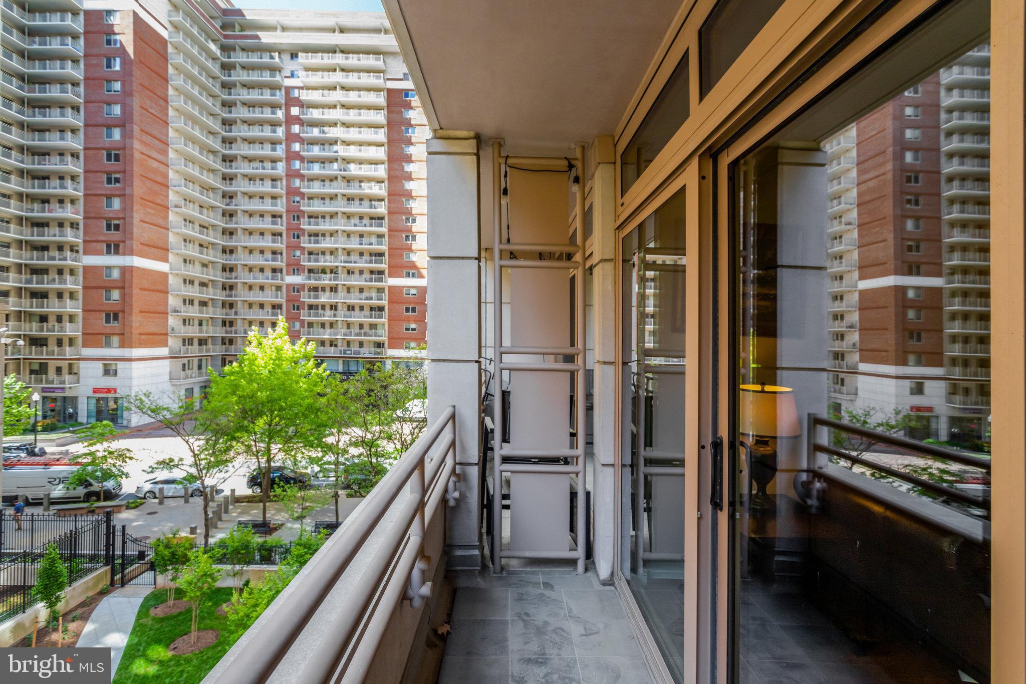 RESIDENCES AT LIBERTY CENTER - Residential