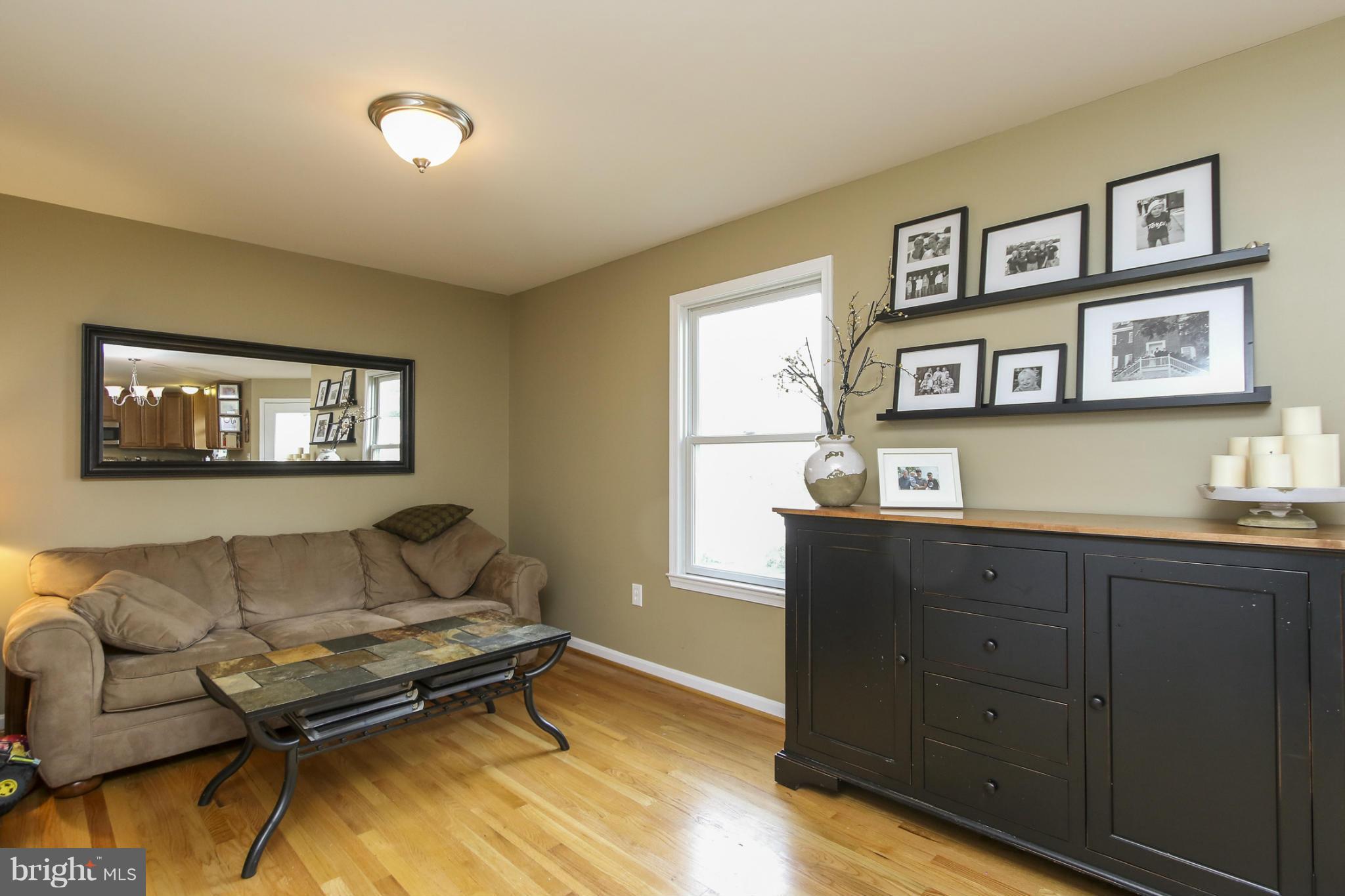 WOODLAND BEACH - Residential