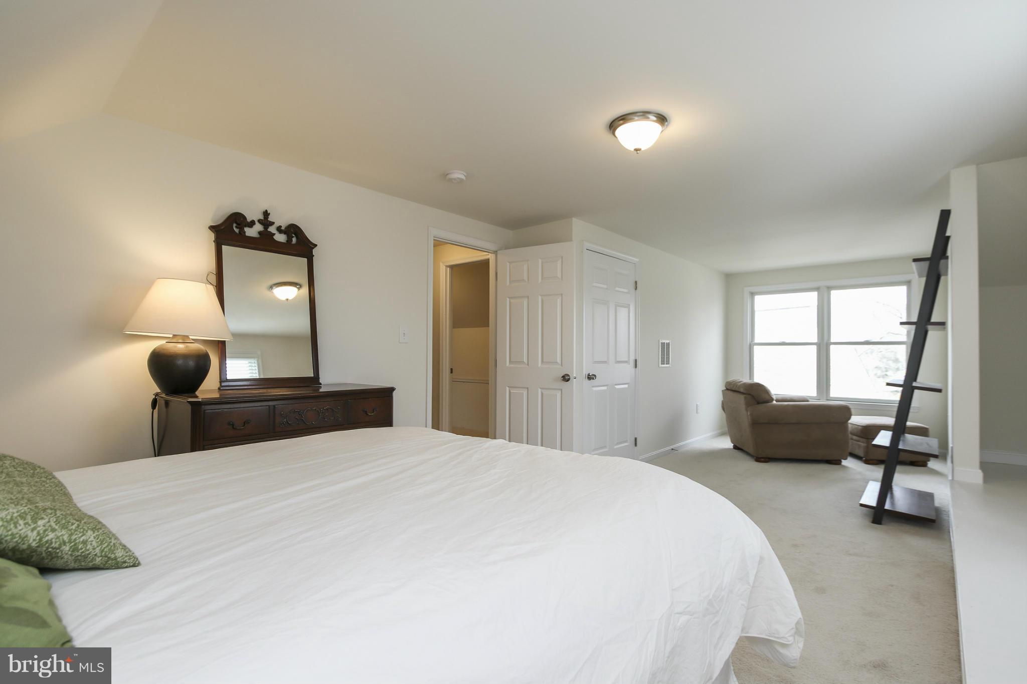 WOODLAND BEACH - Residential