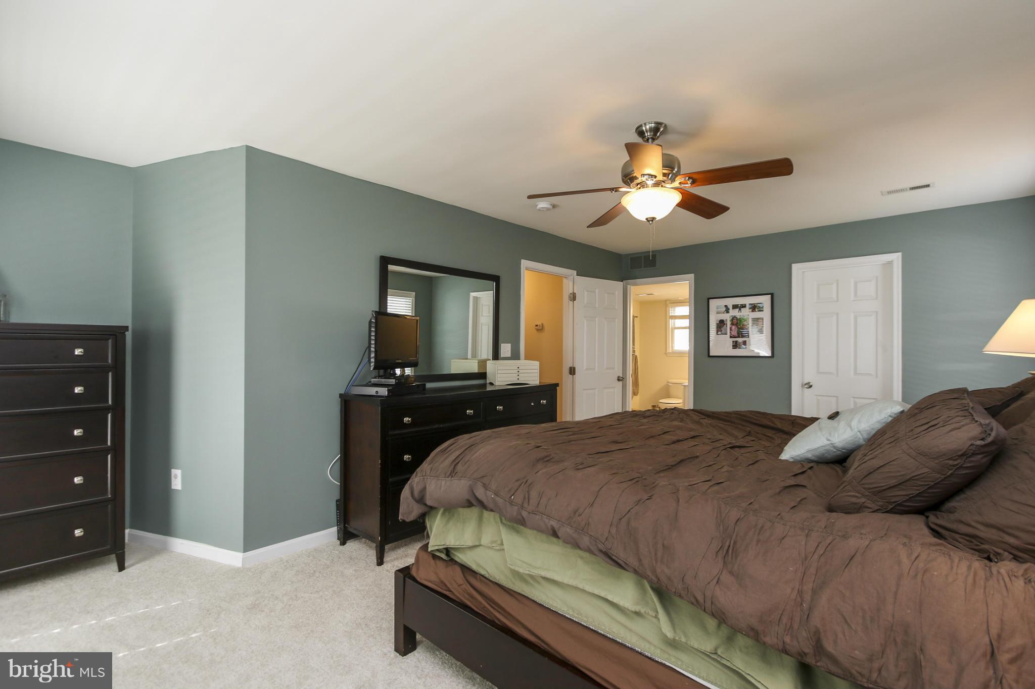 WOODLAND BEACH - Residential