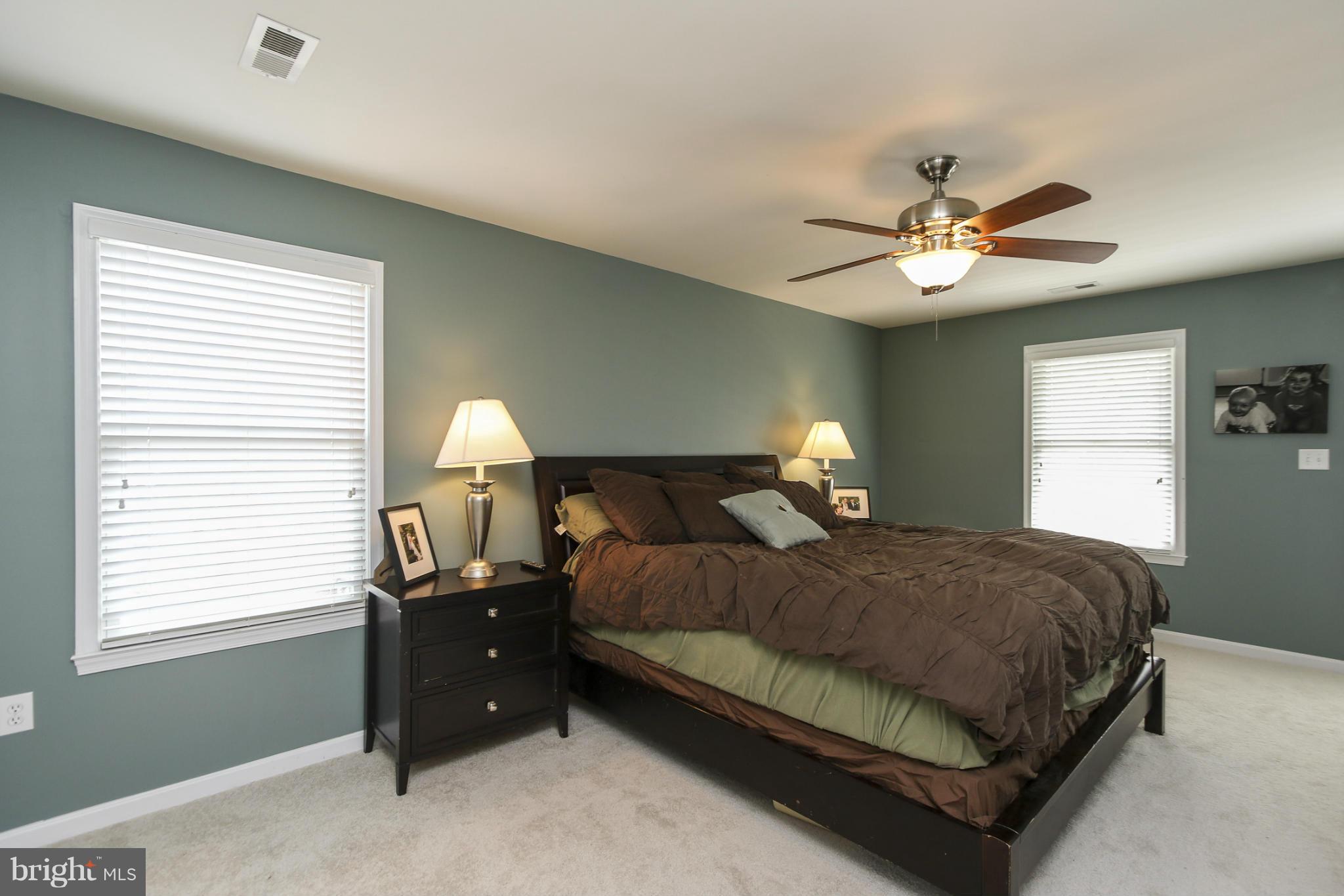 WOODLAND BEACH - Residential