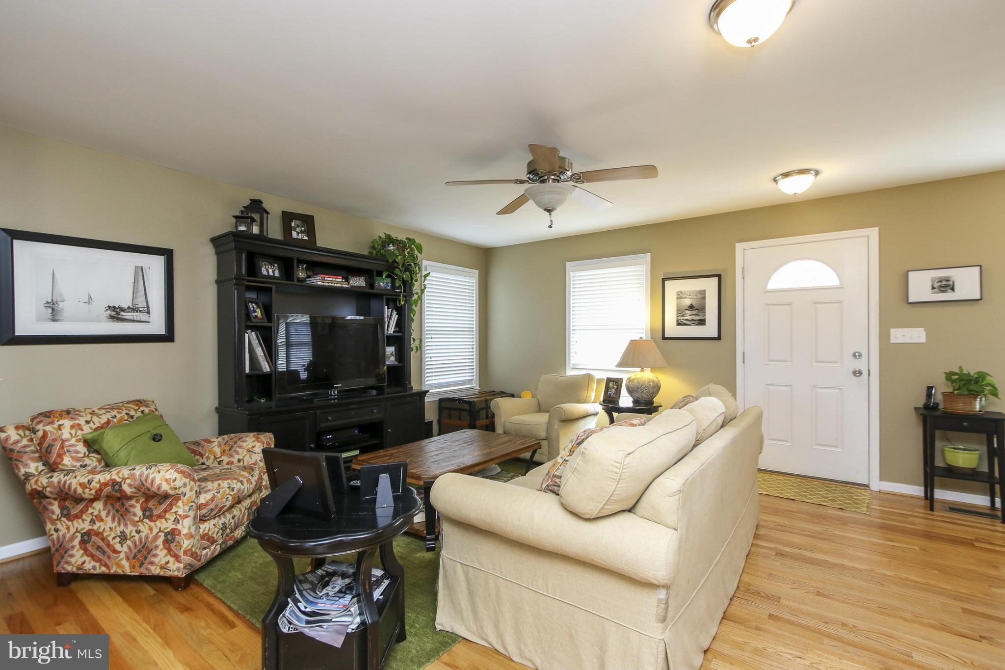 WOODLAND BEACH - Residential